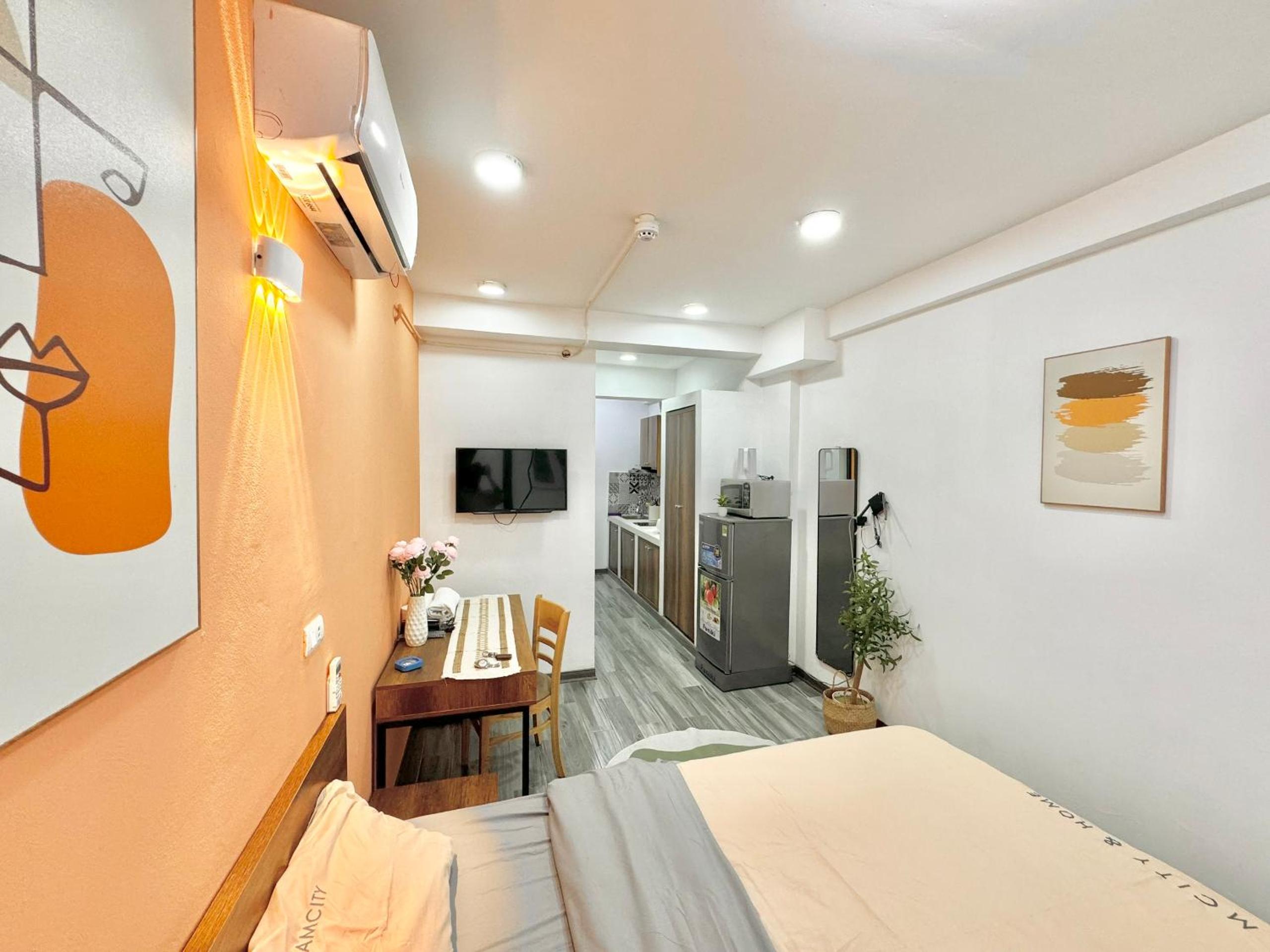 The Little Hanoi -Modern-Balcony