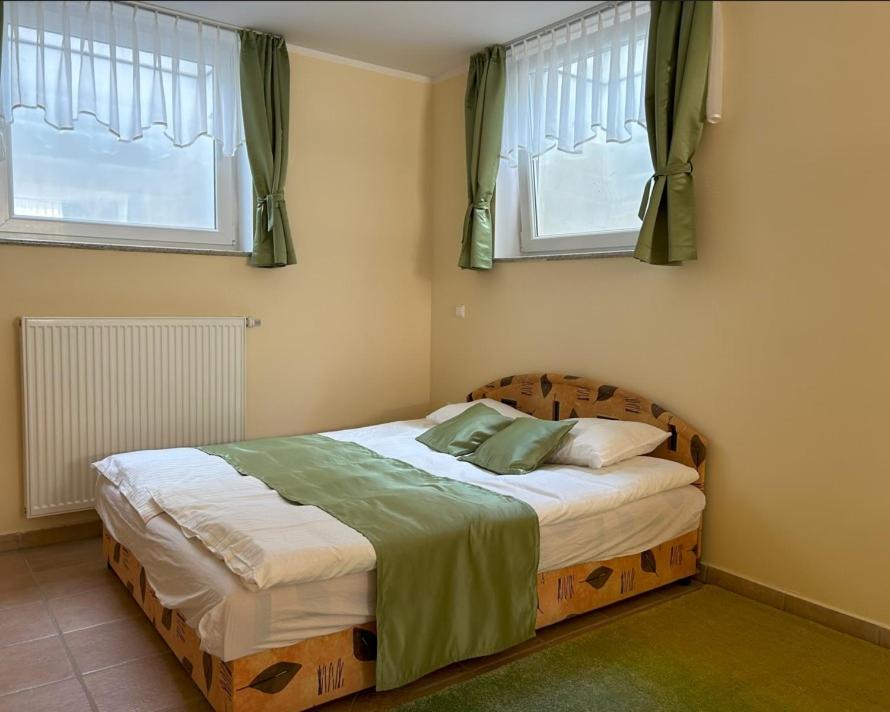 SOS Apartments