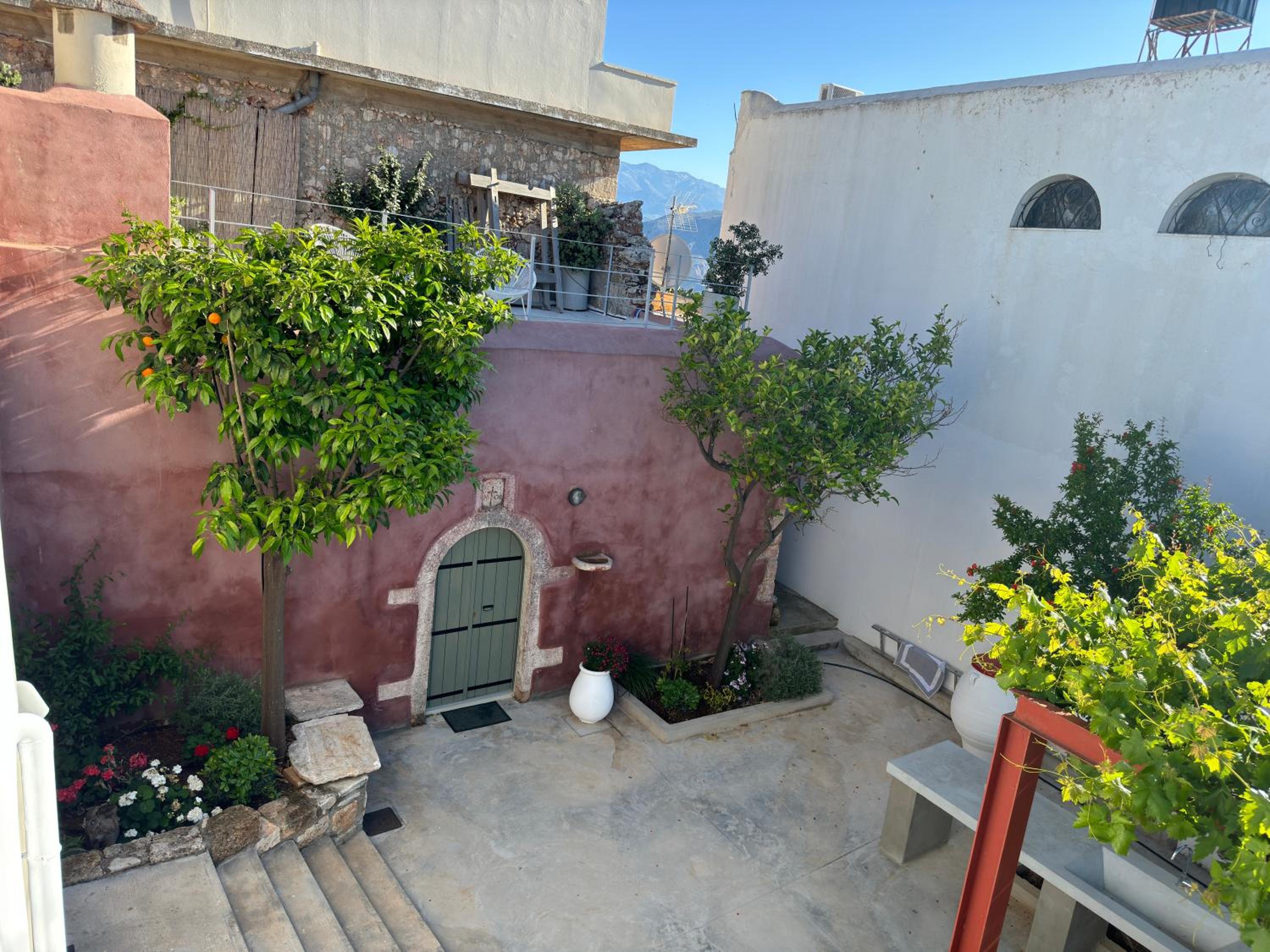 Tholos Cottage