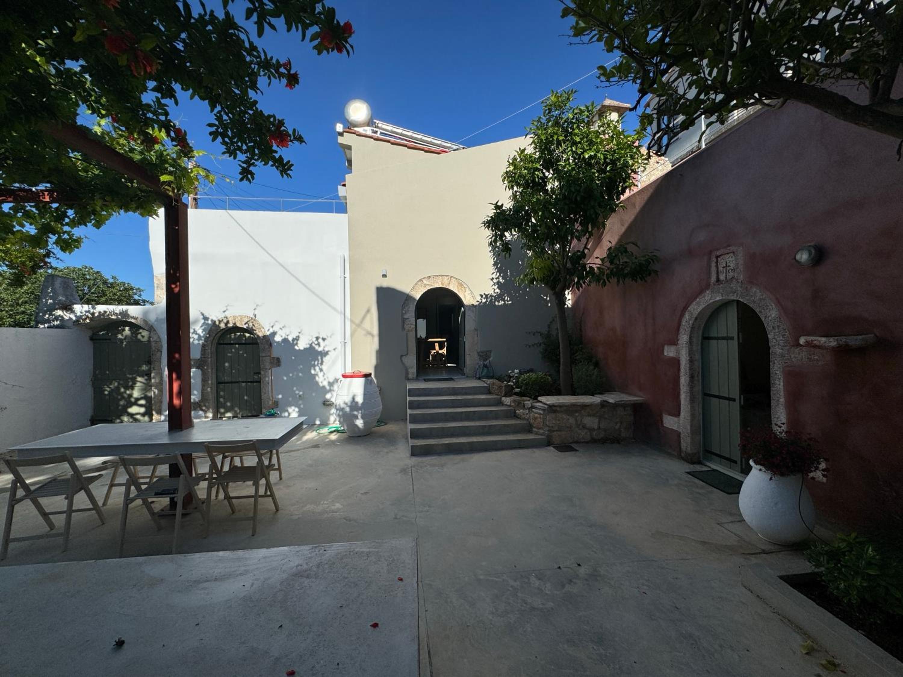 Tholos Cottage