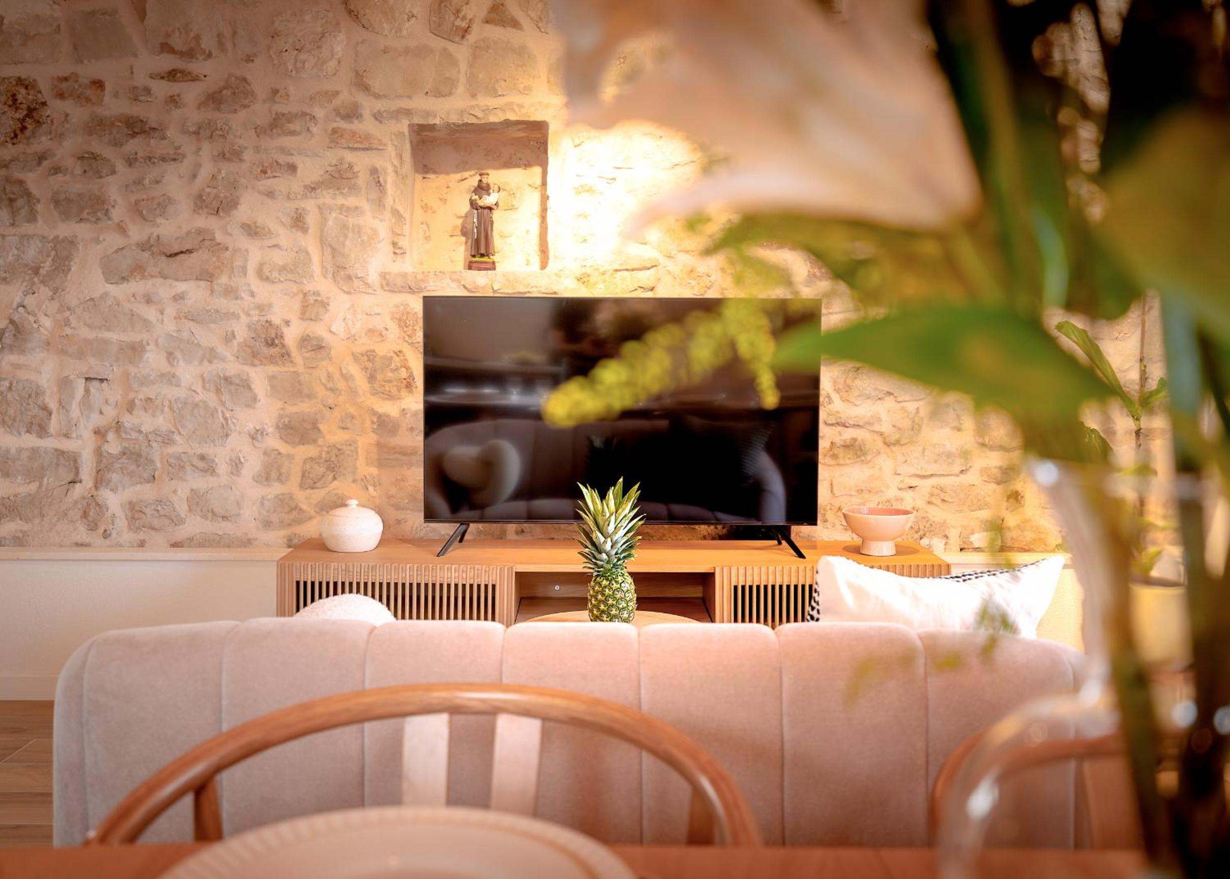 Marchelina house