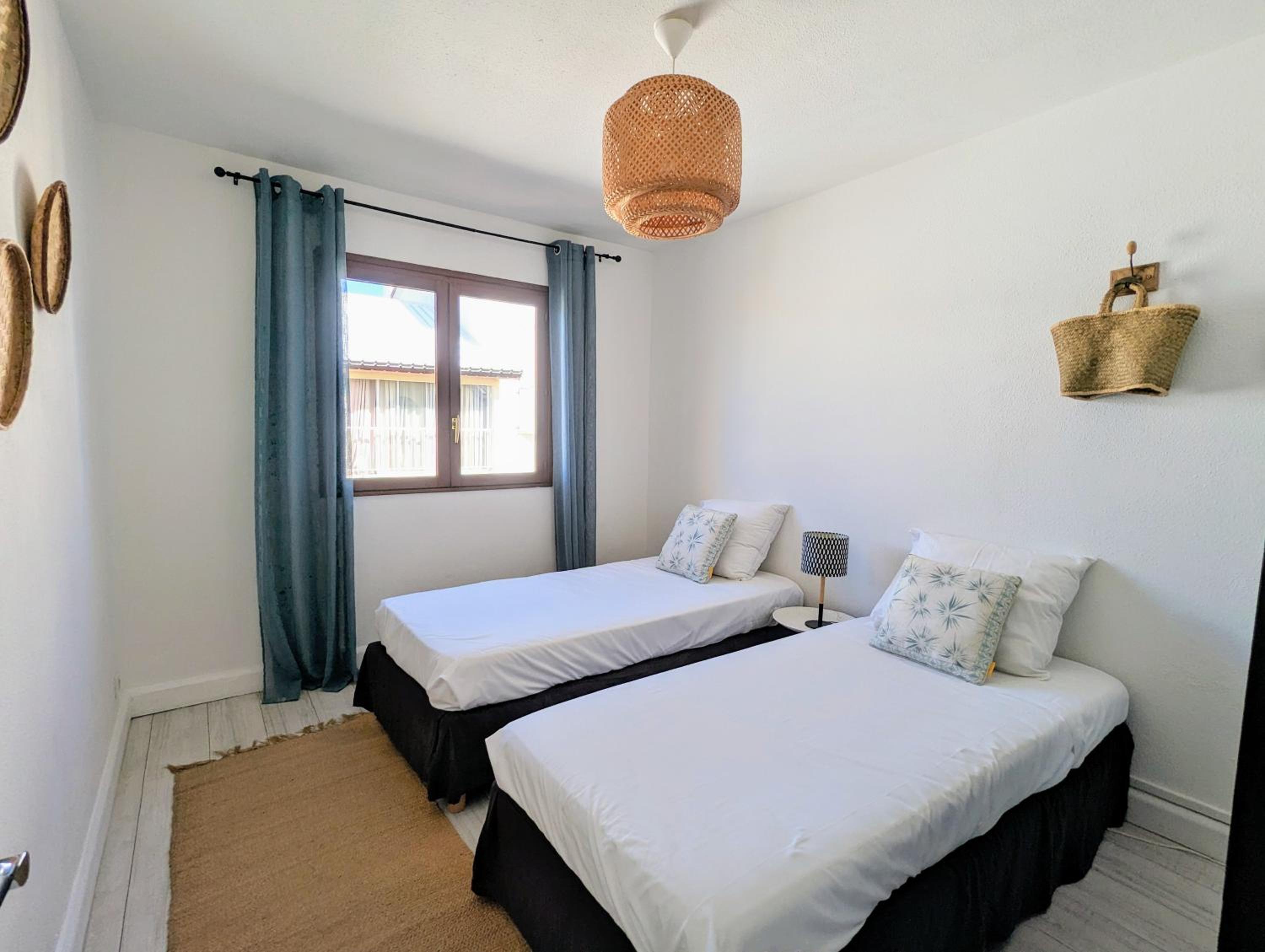 Cap Saint Gilles - T3 vue sur le port view 3