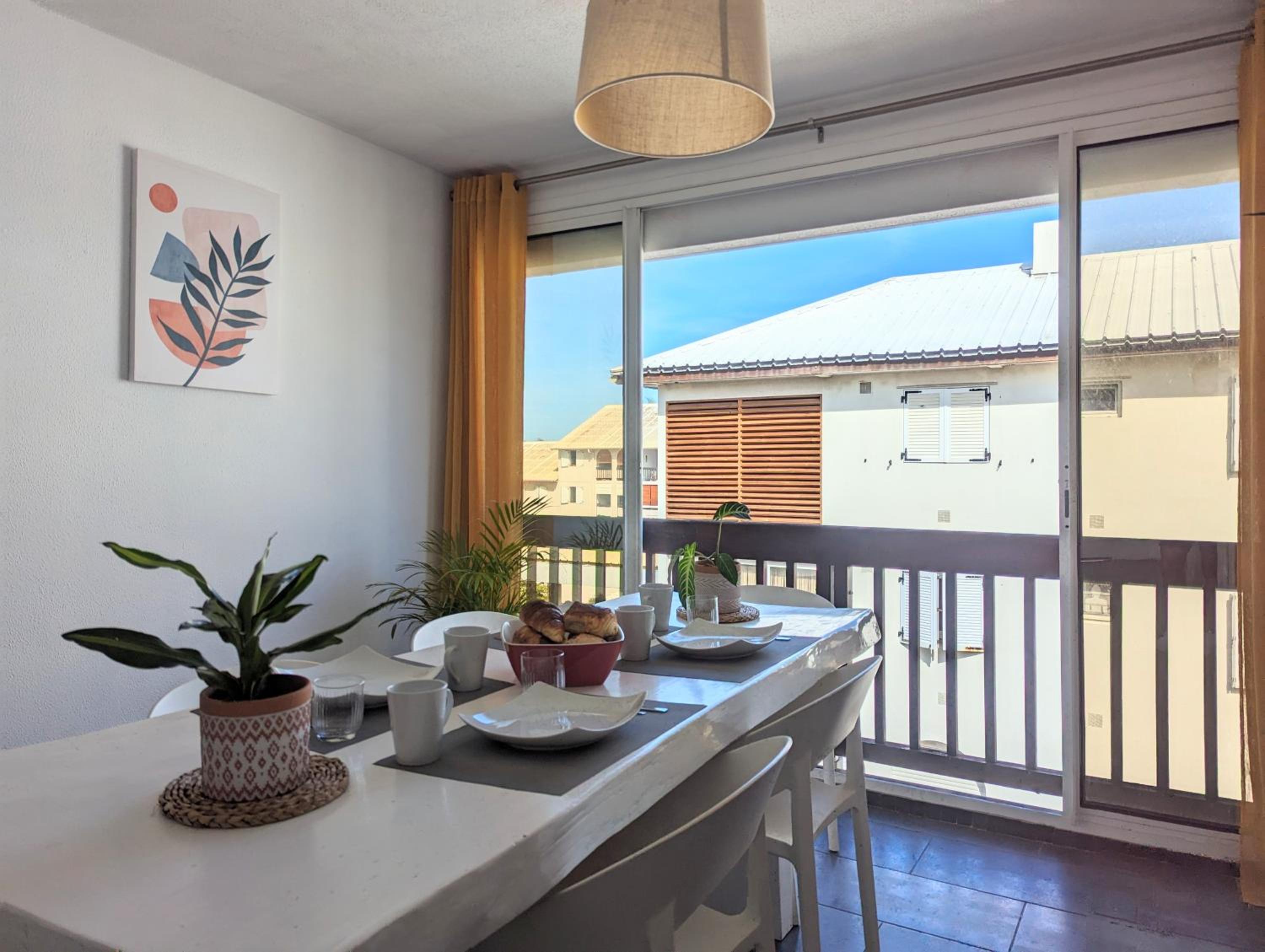 Cap Saint Gilles - T3 vue sur le port view 5