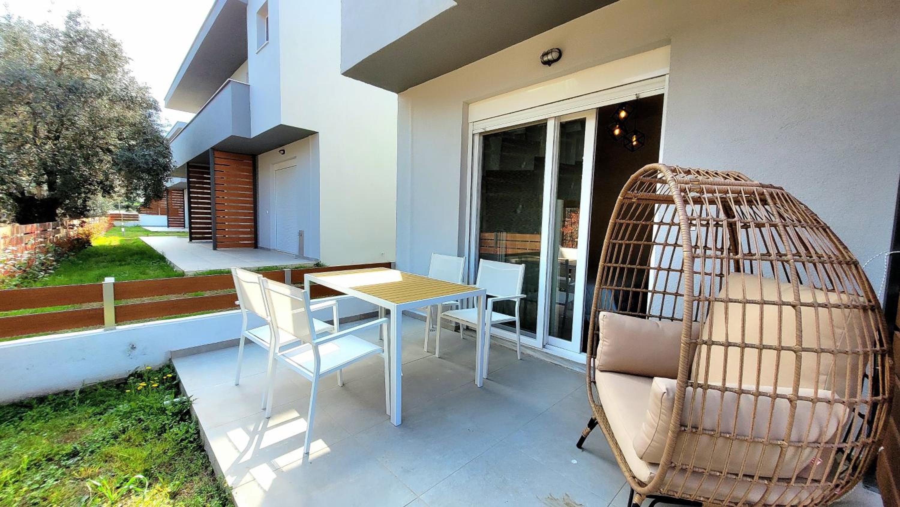 Ethra Apartment T