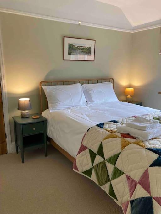 Dovedale House