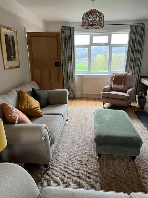 Dovedale House