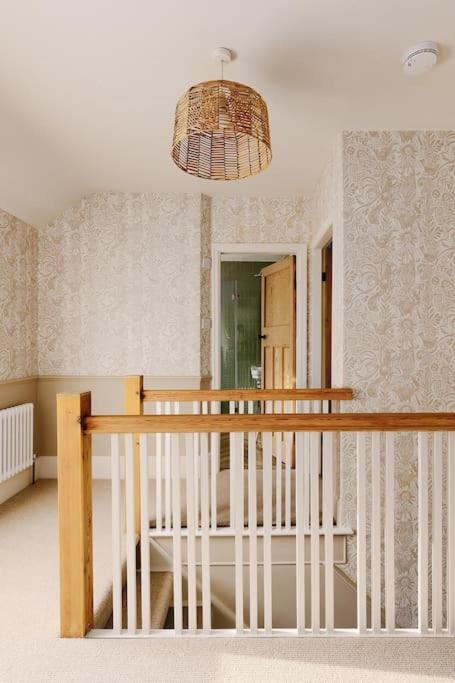 Dovedale House