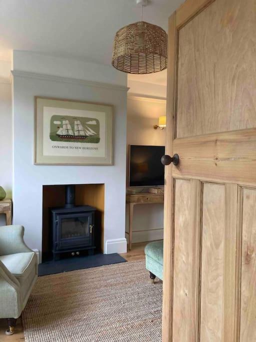 Dovedale House