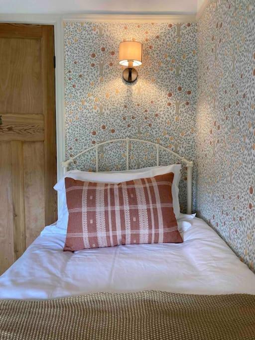 Dovedale House
