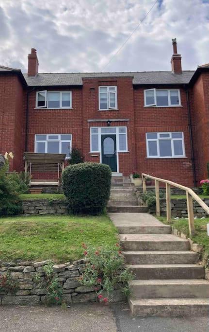 Dovedale House