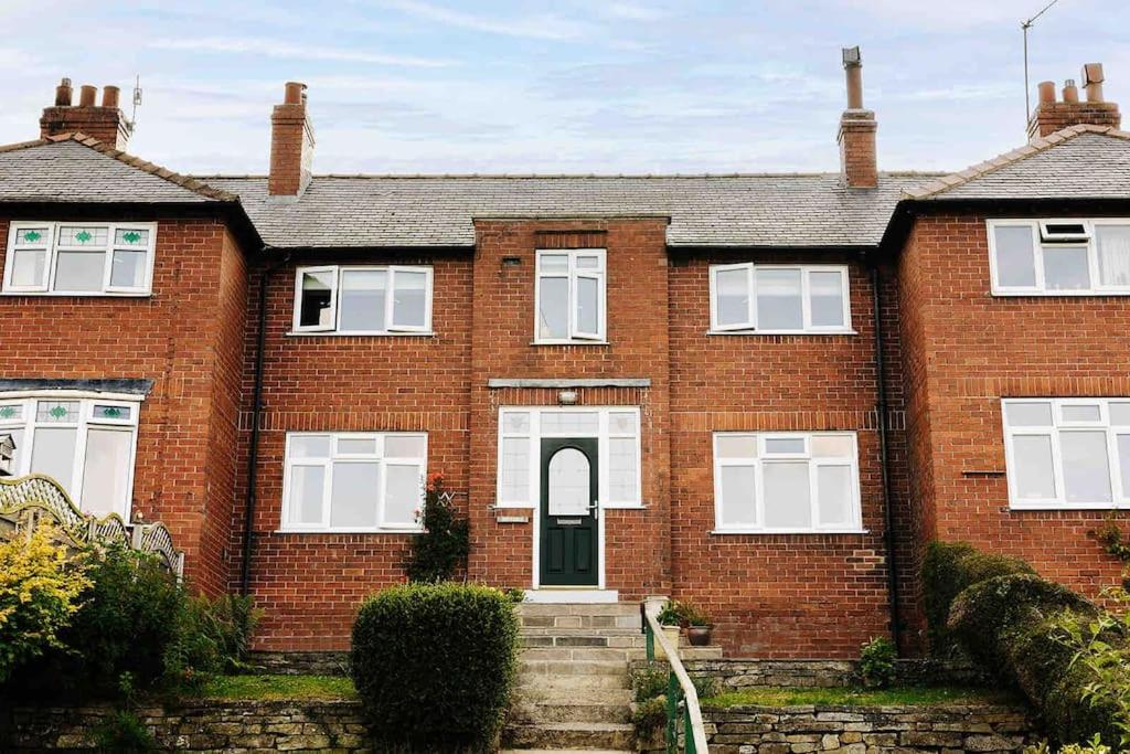 Dovedale House