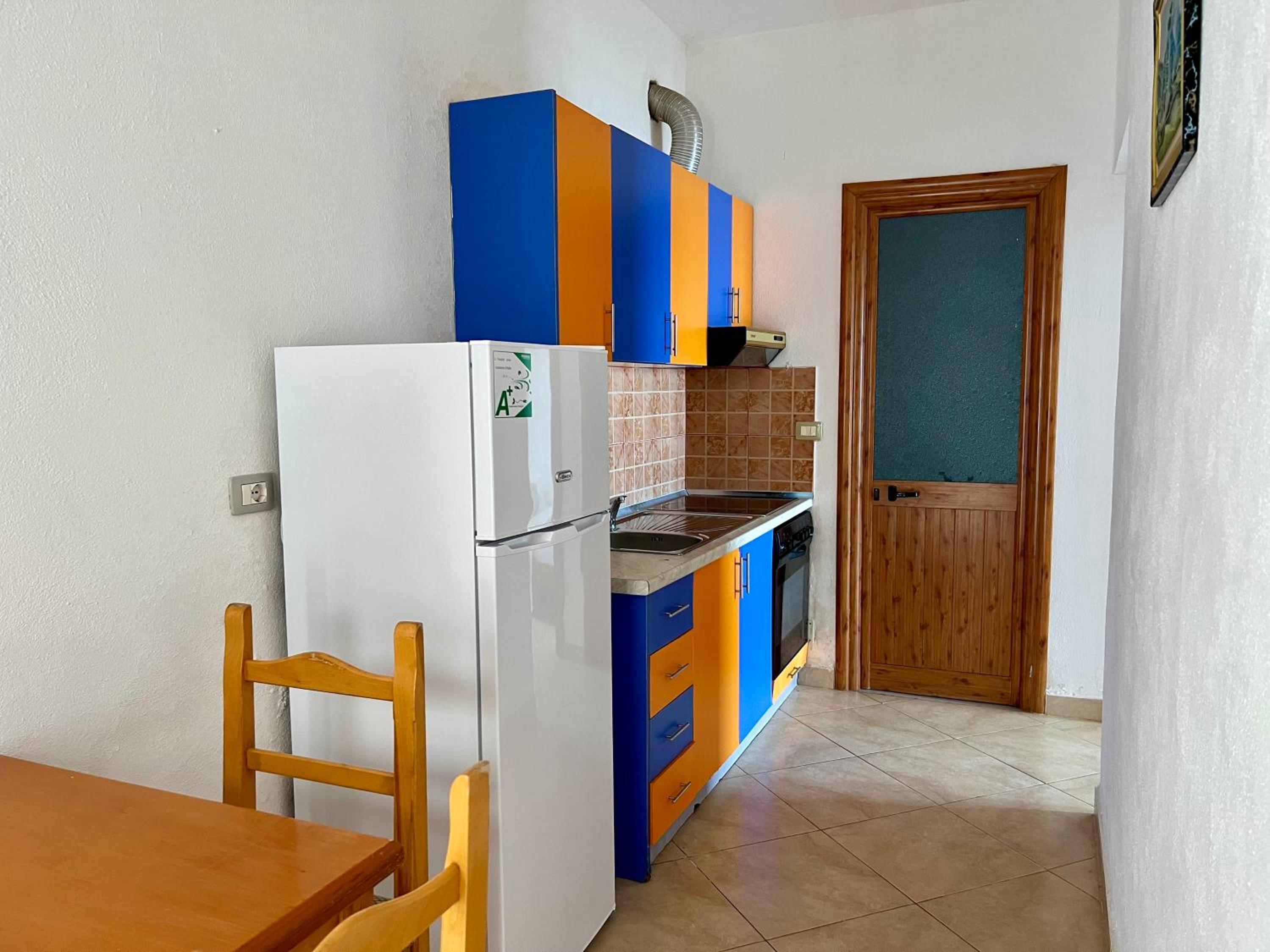 Redi's Seaview Apartments