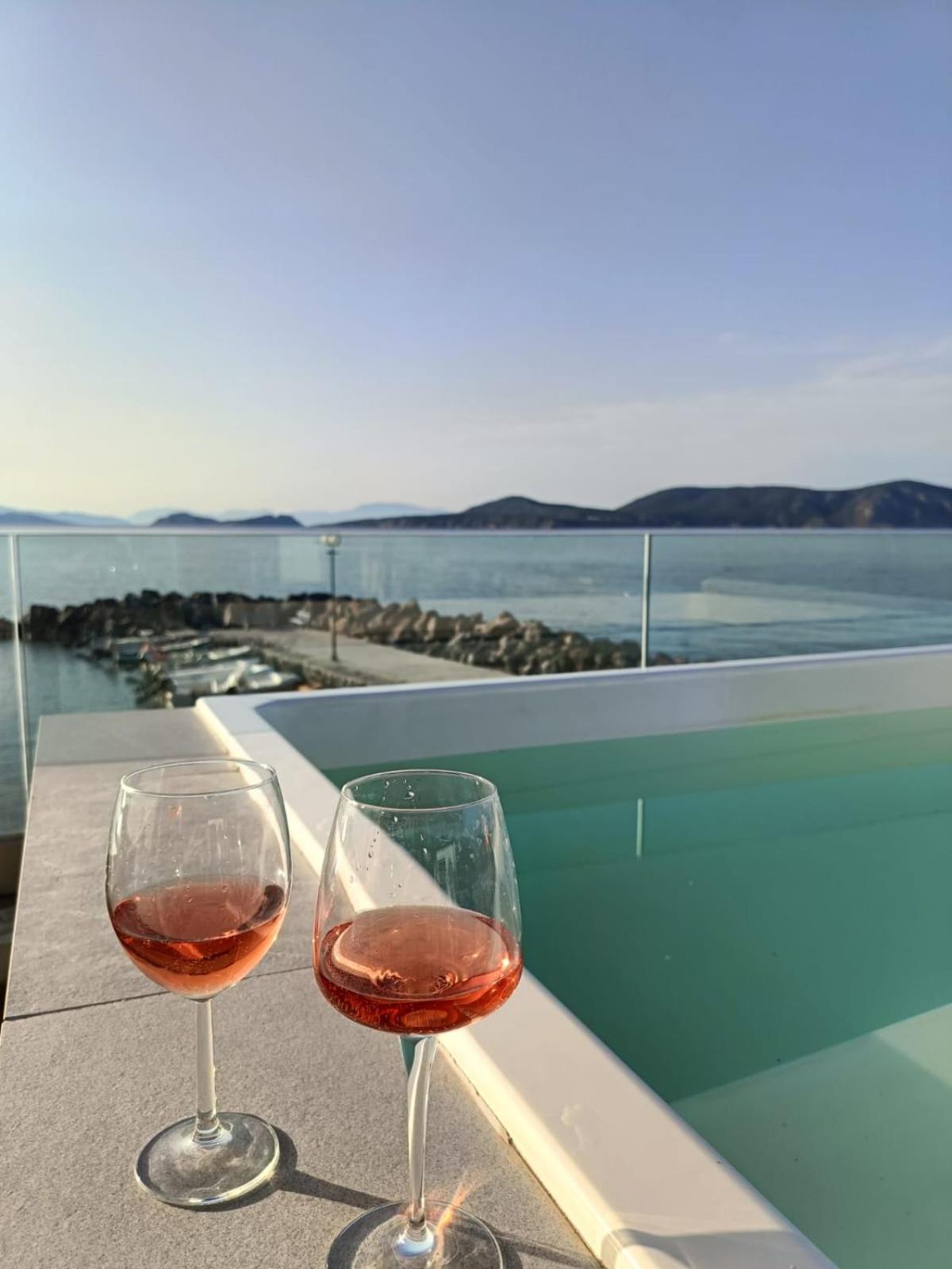 On The Sea Suite&Spa view 4