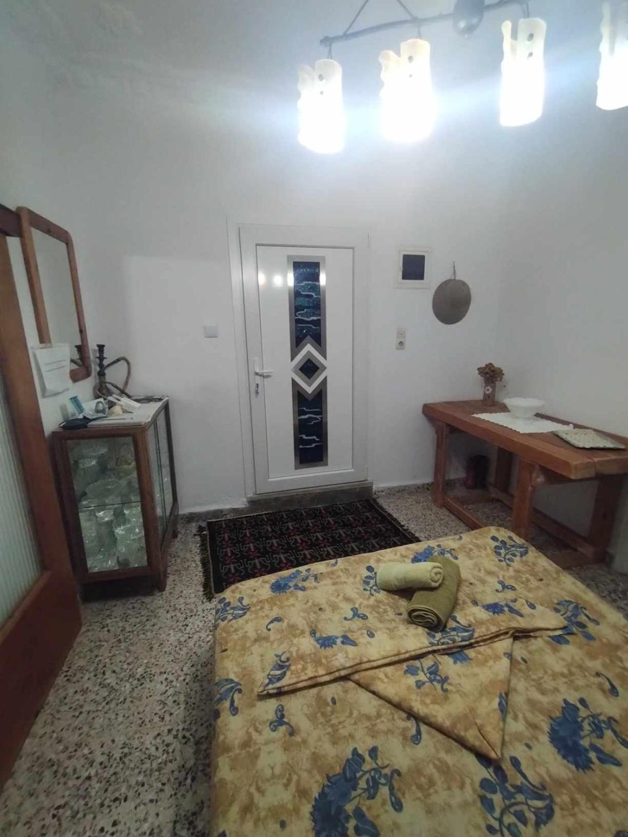 Smaragda home