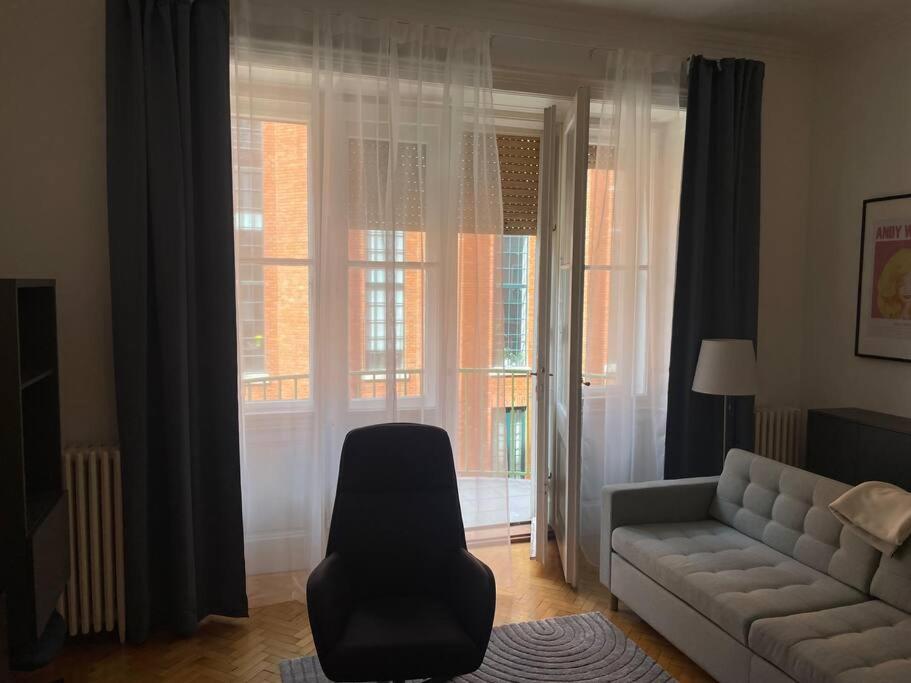 3 bedroom apartment by the Parliament view 2