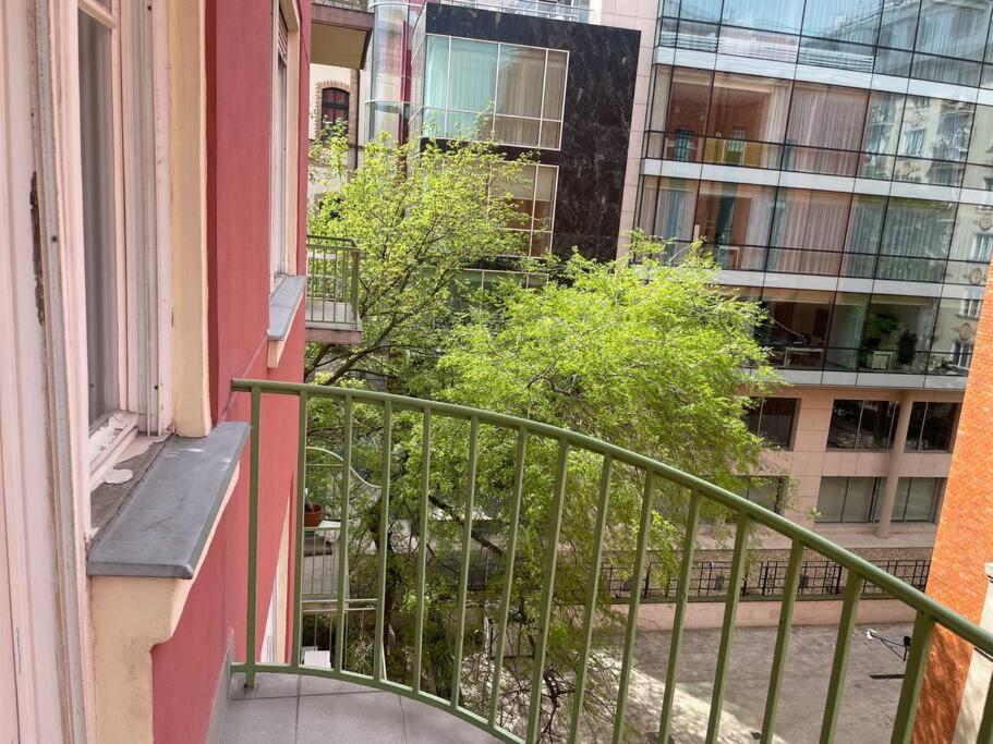 3 bedroom apartment by the Parliament view 4