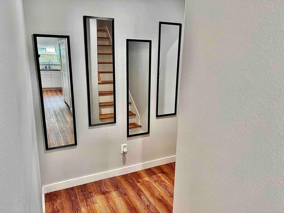 3 Bedroom Luxury Home Near Downtown view 2
