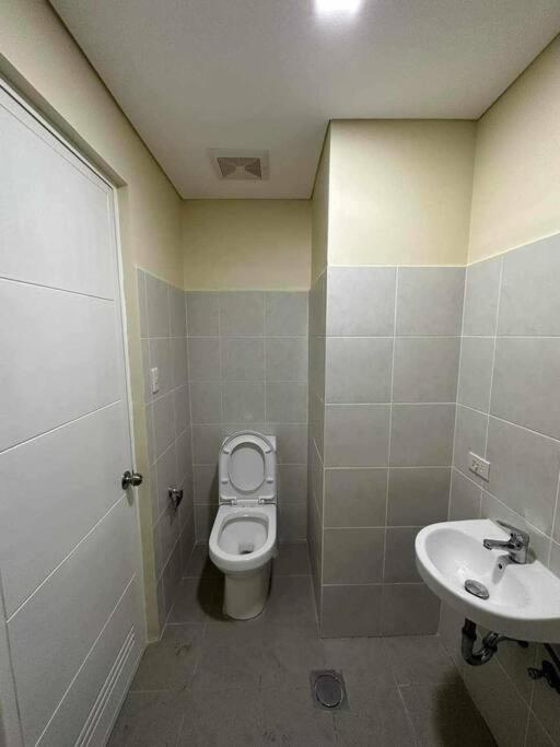 1 bedroom condo unit - fully furnished view 5