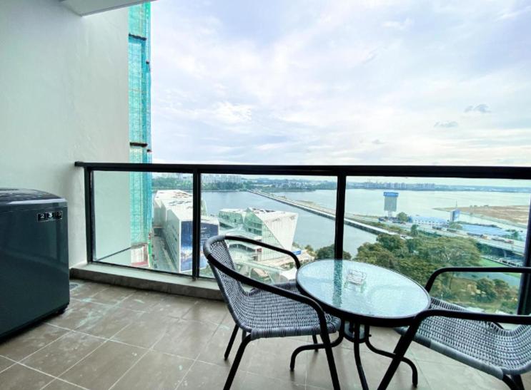 R&F Princess Cove - JB Causeway - Sauna - Netflix - Hotel Like Facilities