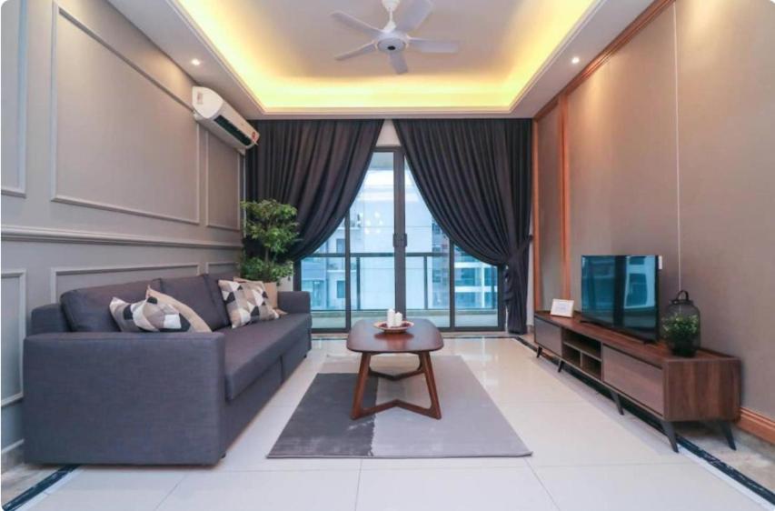 R&F Princess Cove - JB Causeway - Sauna - Netflix - Hotel Like Facilities