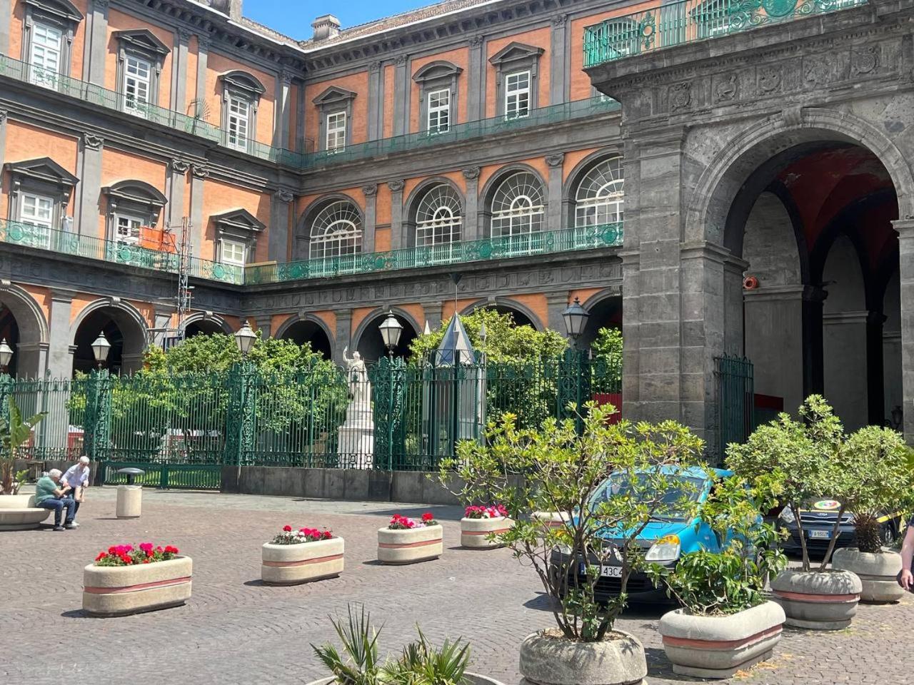 Casa Giulia piazza plebiscito