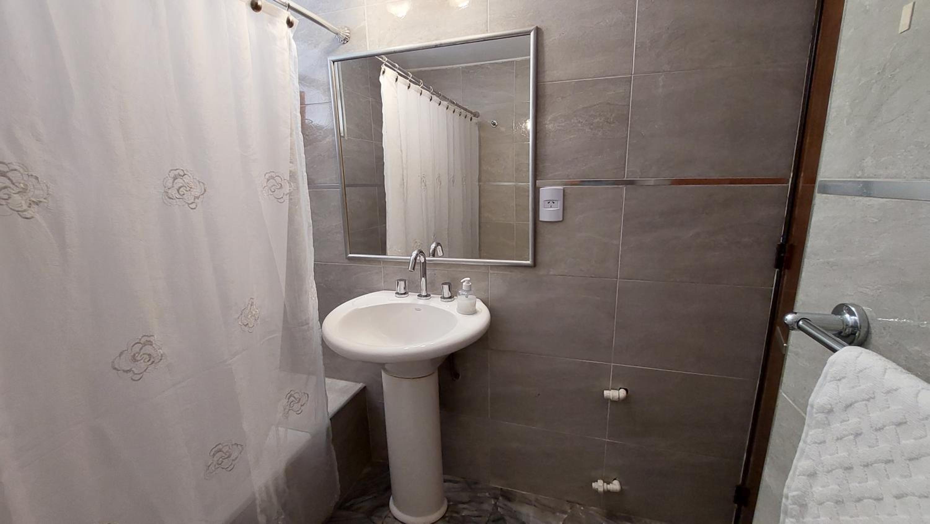 Céntrico Apartamento metros de peatonal