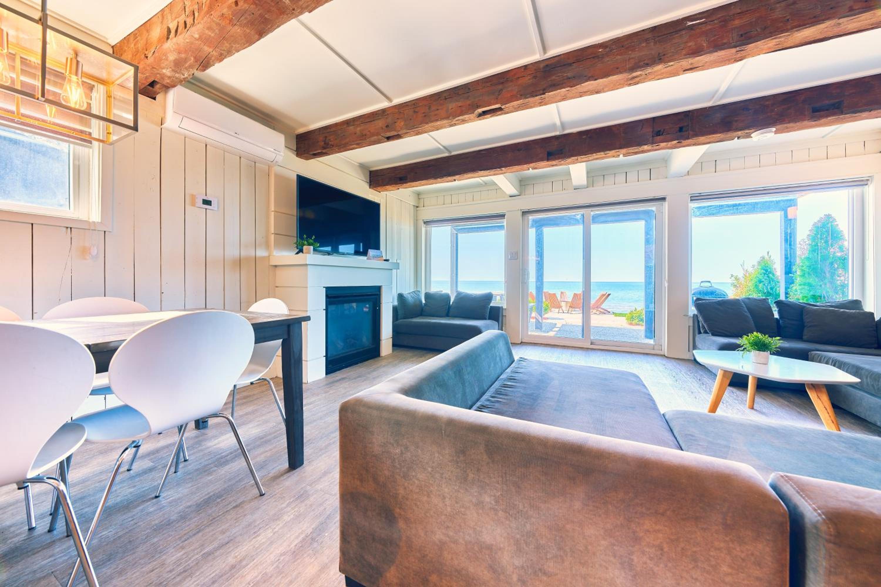 The Long Beach Resort - Beachfront Cottages & Townhouse Suites