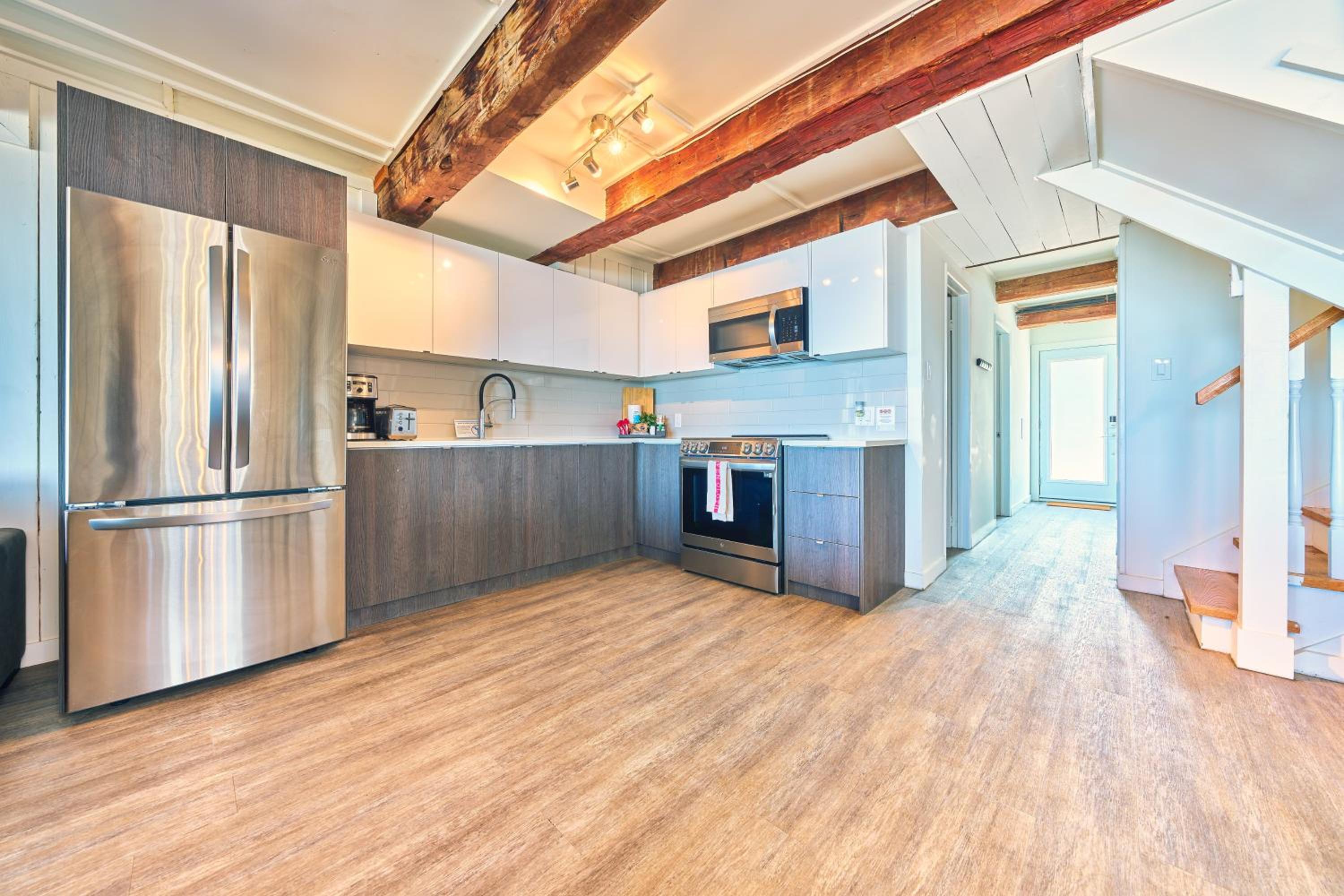 The Long Beach Resort - Beachfront Cottages & Townhouse Suites