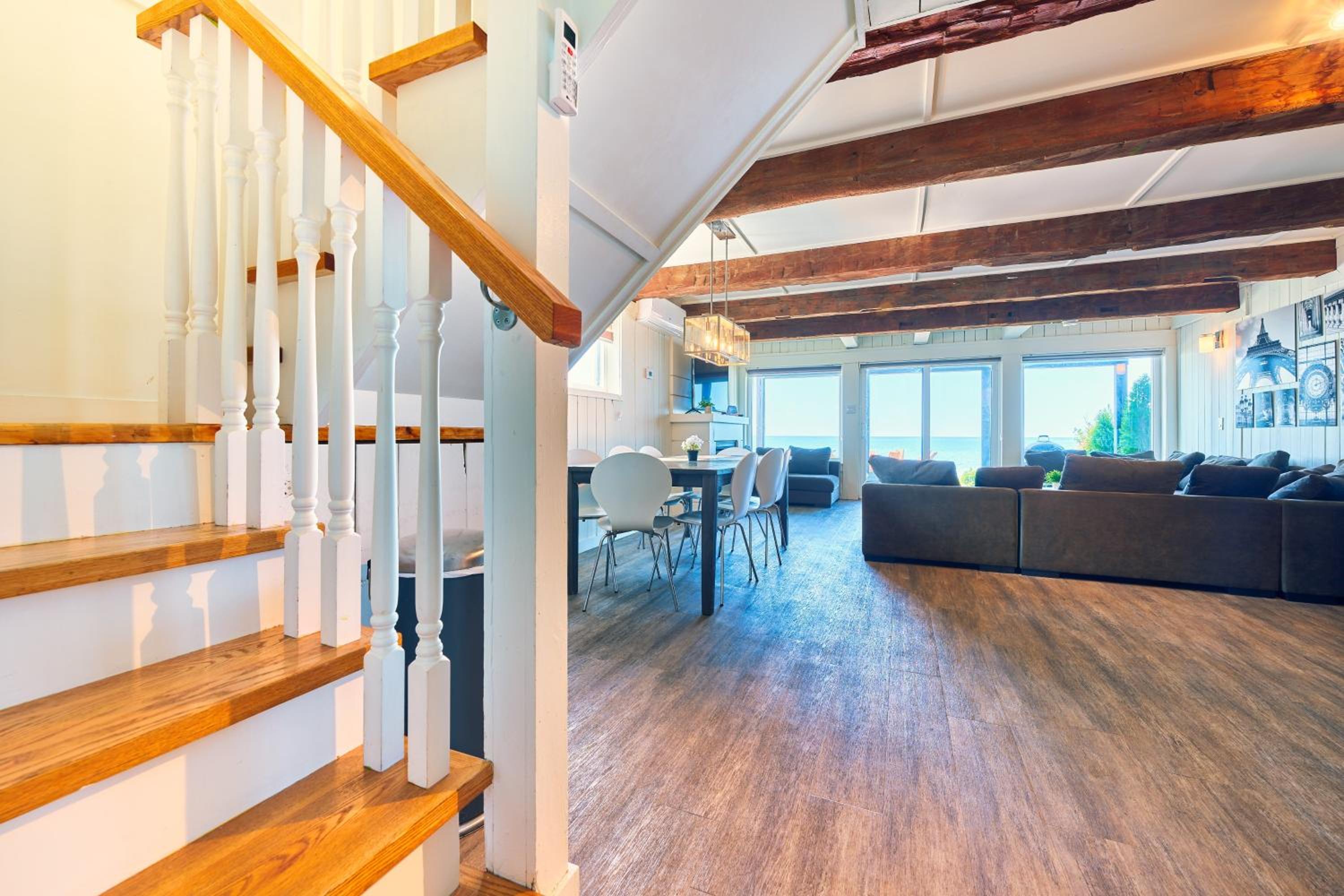 The Long Beach Resort - Beachfront Cottages & Townhouse Suites