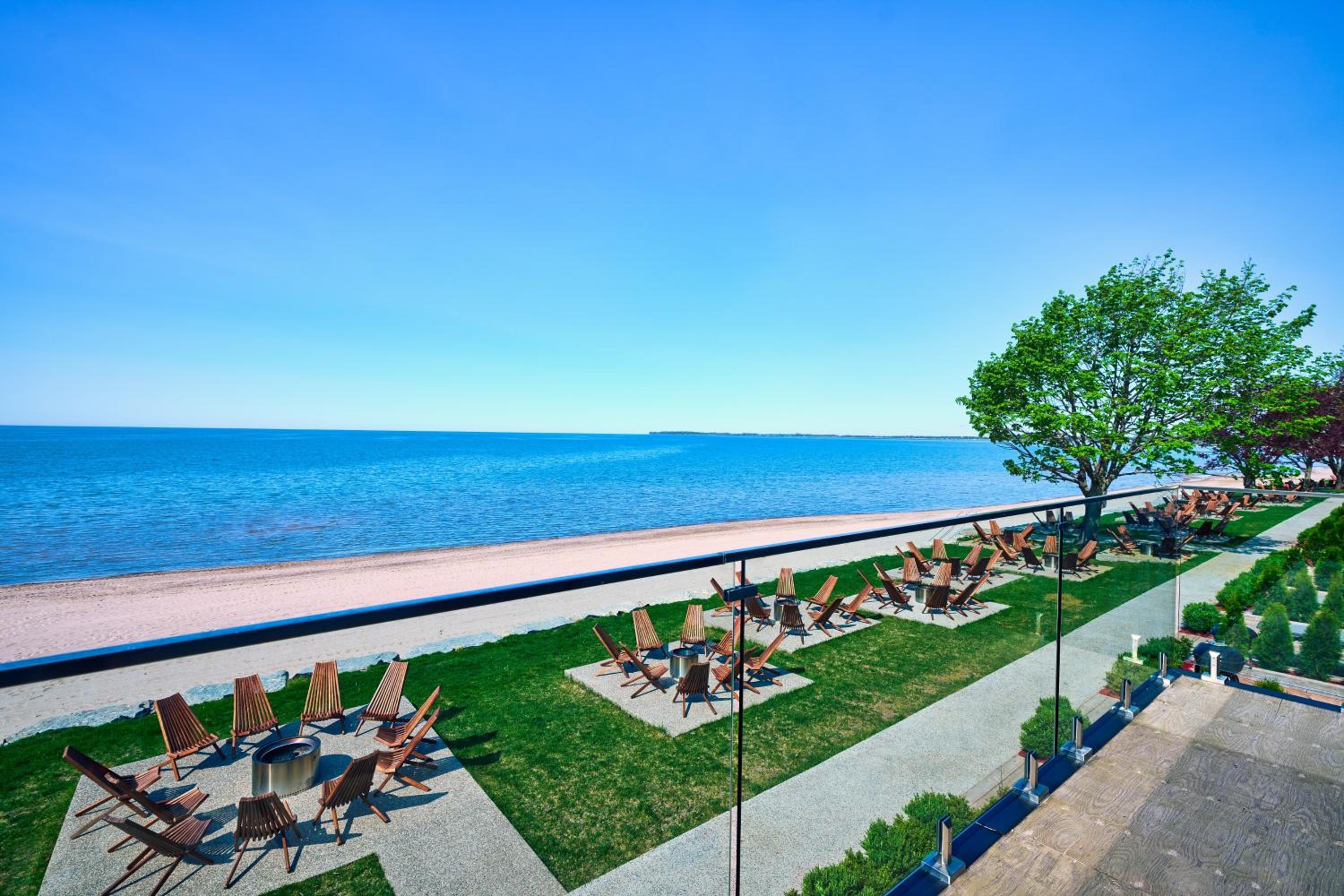 The Long Beach Resort - Beachfront Cottages & Townhouse Suites