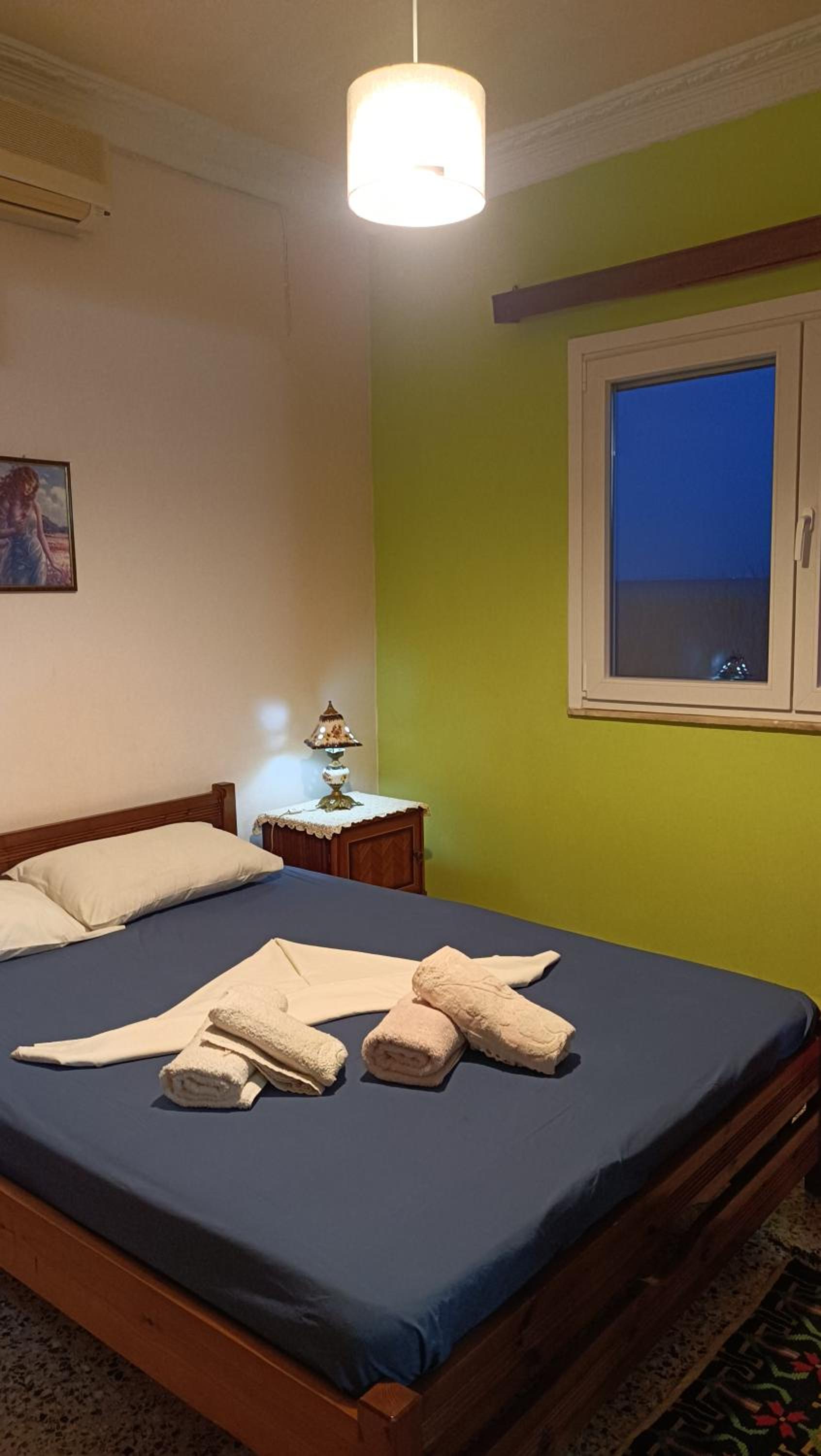 Smaragda home