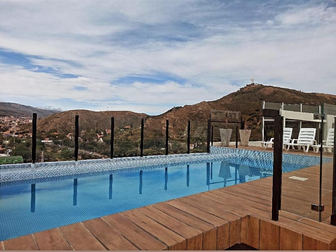 Departamento de Lujo con Piscina