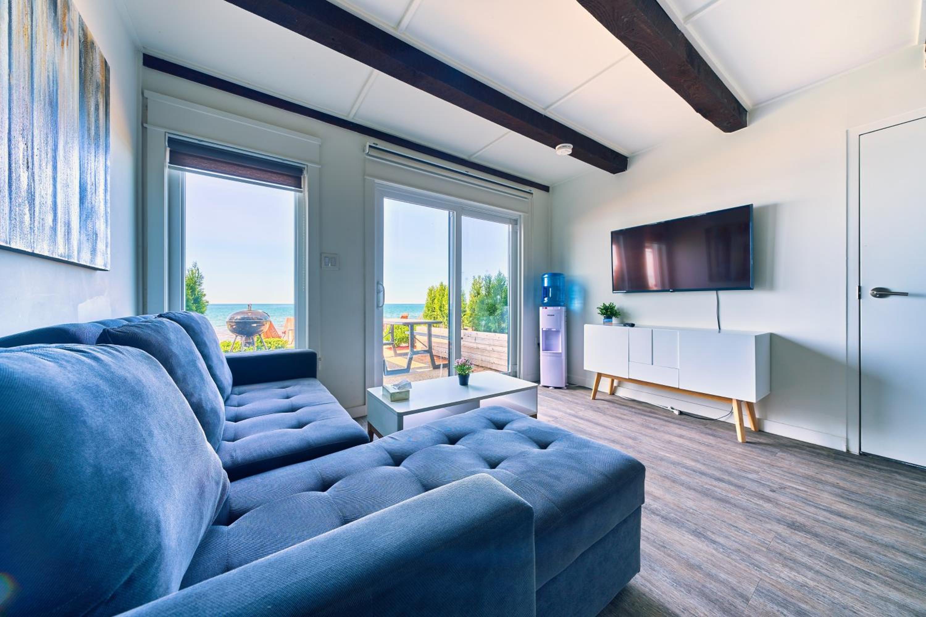 The Long Beach Resort - Beachfront Cottages & Townhouse Suites