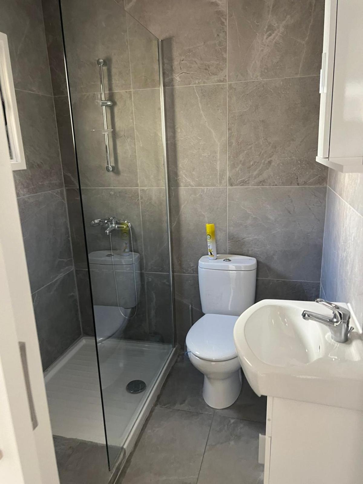 EASYBOOKCY Apartment 205
