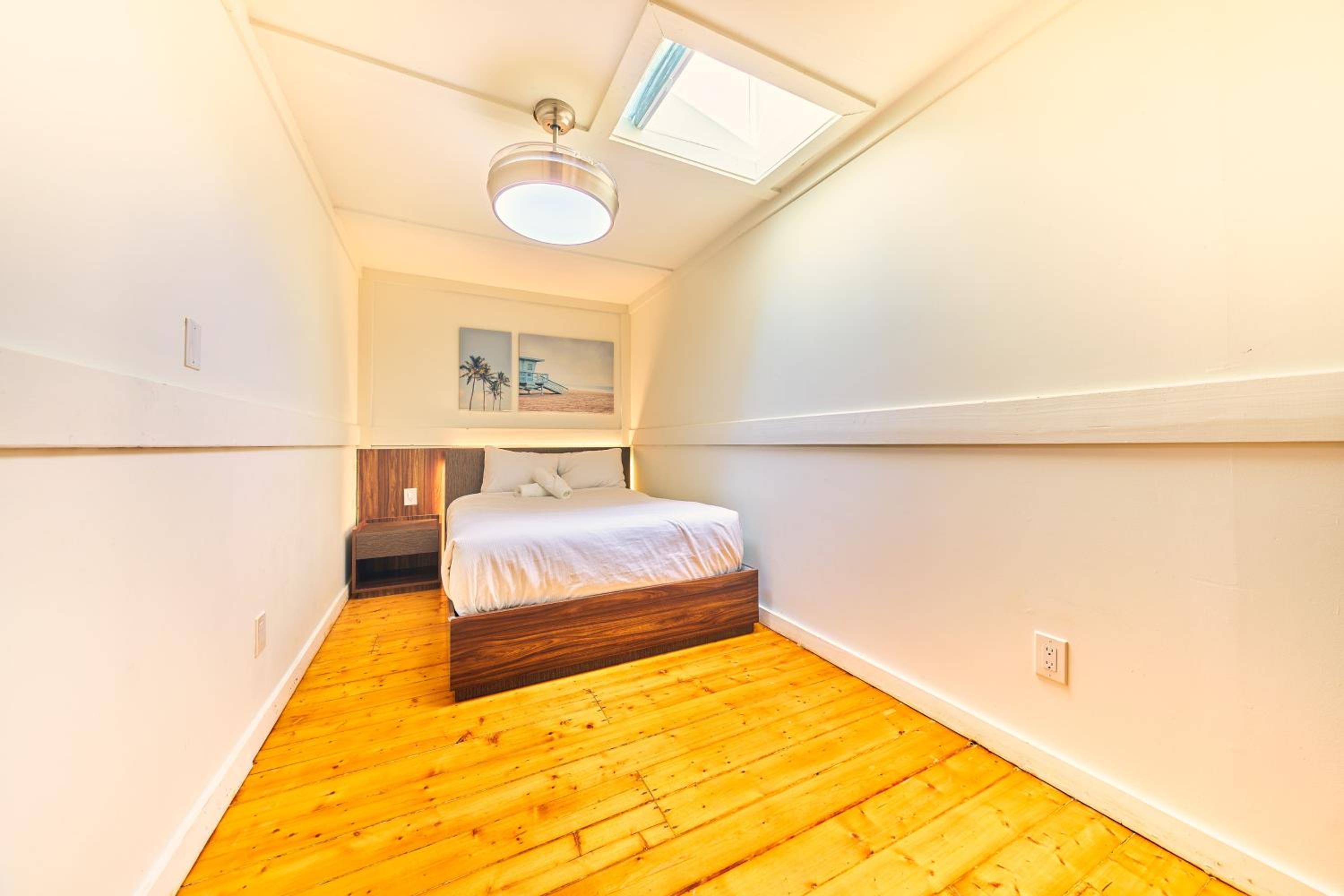 The Long Beach Resort - Beachfront Cottages & Townhouse Suites