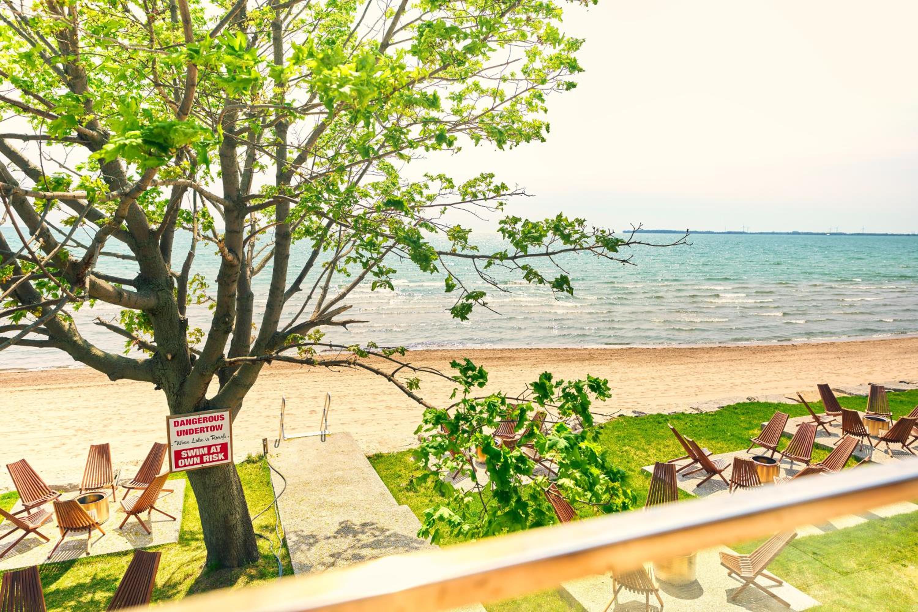 The Long Beach Resort - Beachfront Cottages & Townhouse Suites