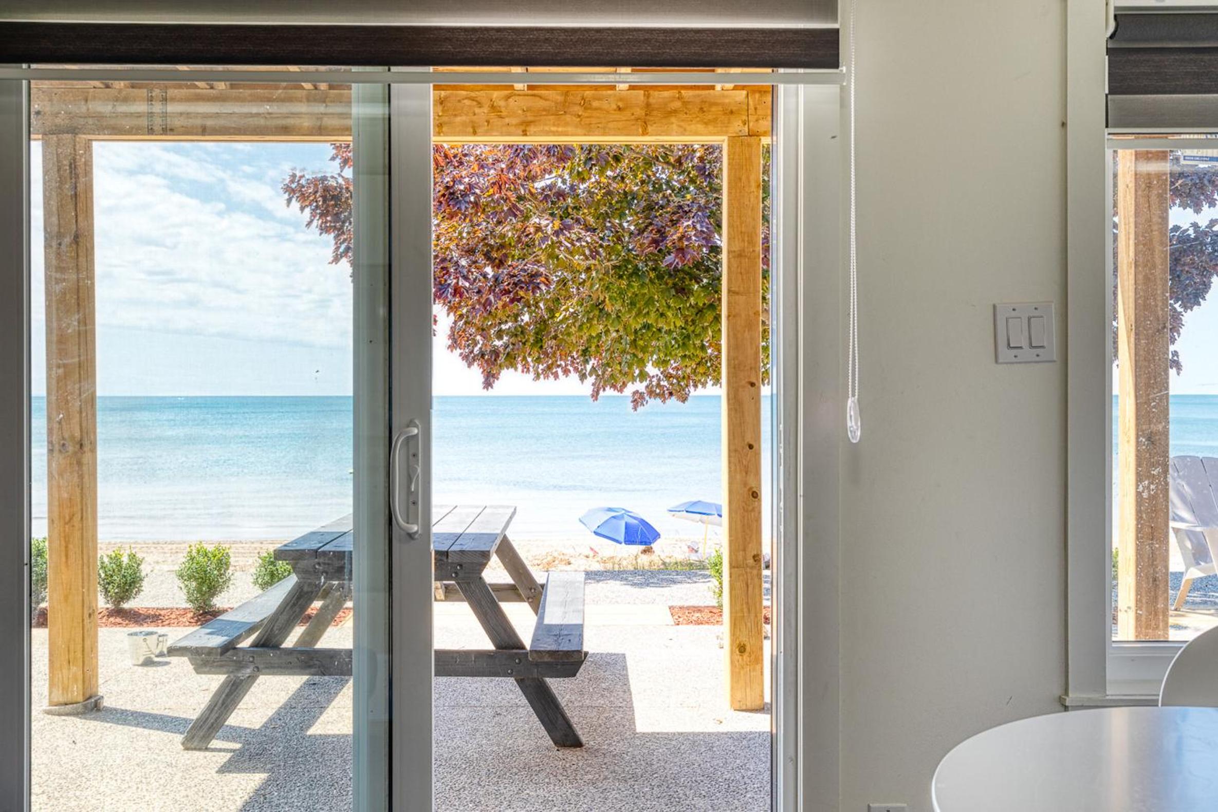 The Long Beach Resort - Beachfront Cottages & Townhouse Suites
