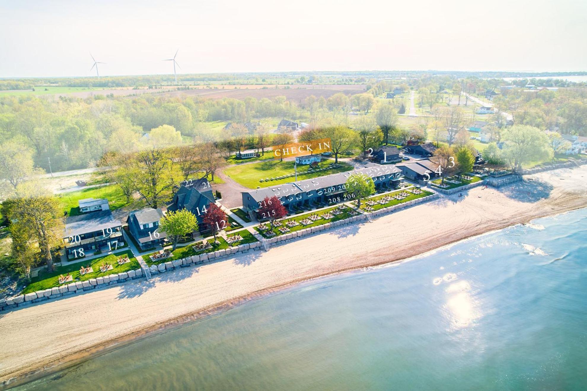 The Long Beach Resort - Beachfront Cottages & Townhouse Suites