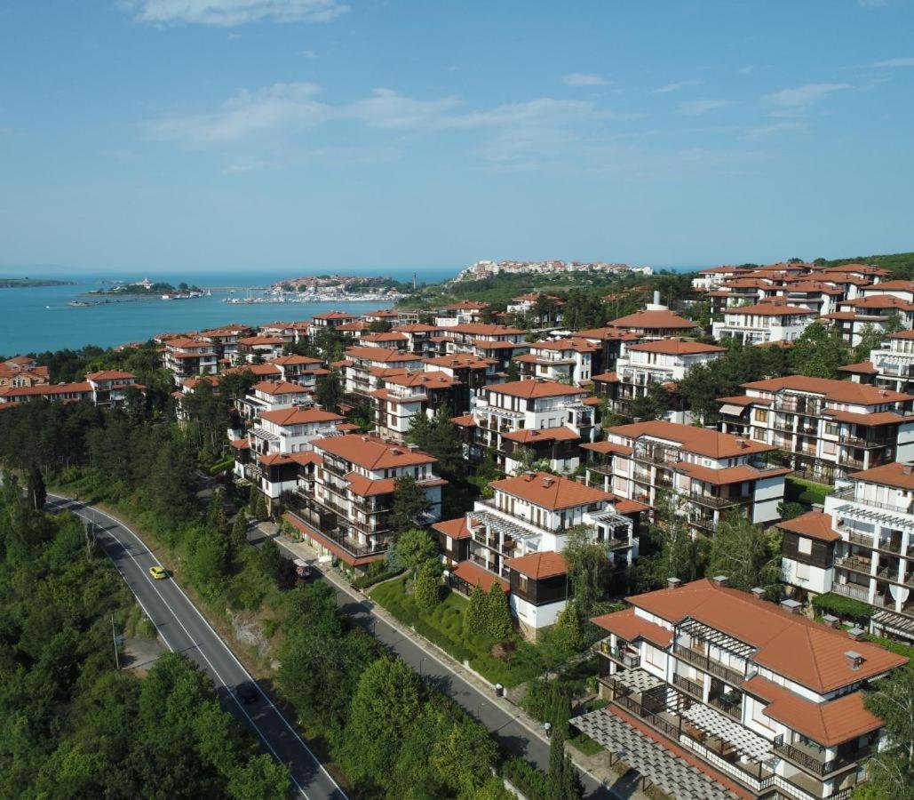 2 Bedroom Apartment minimum rent 2 weeks