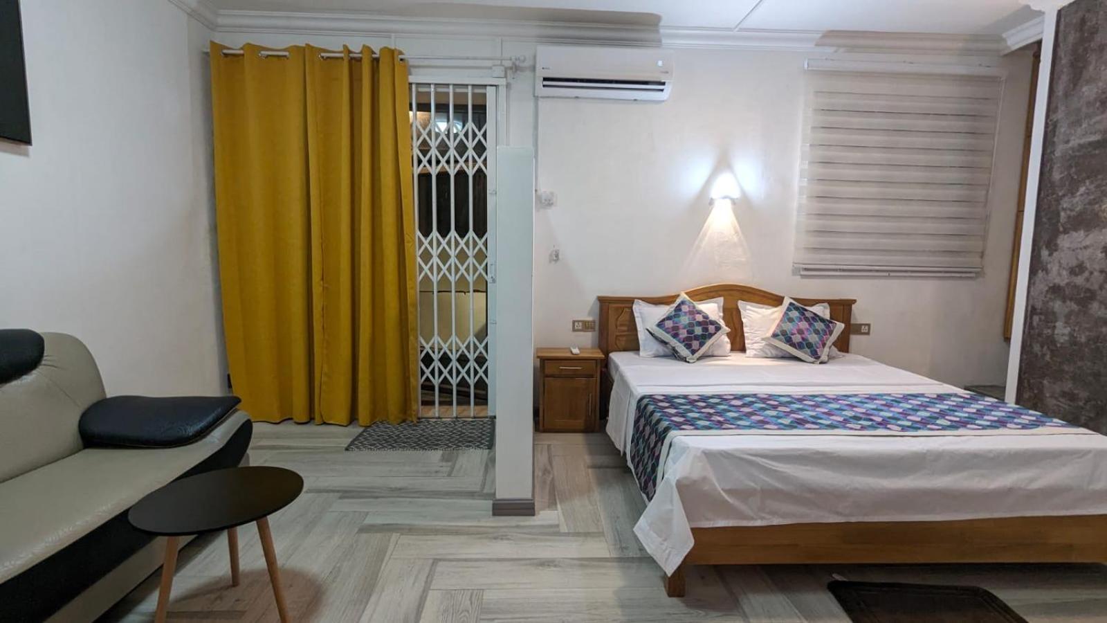 Happy House - cosy studio for 2 with pool and walking distance to Blue Bay beach view 3