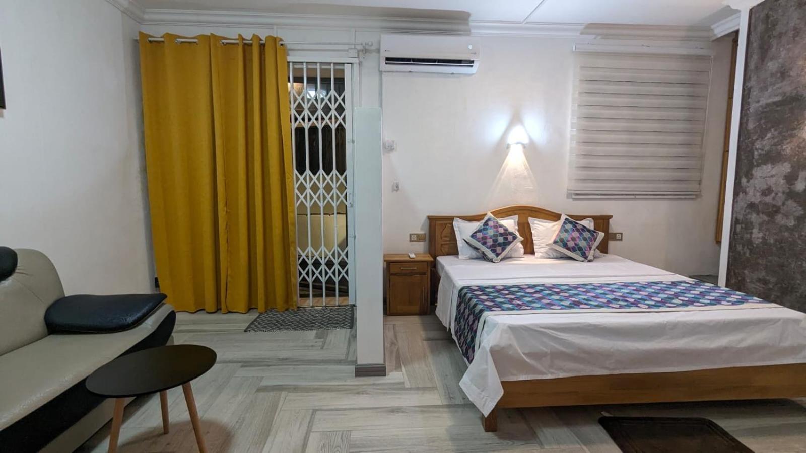 Happy House - cosy studio for 2 with pool and walking distance to Blue Bay beach view 4