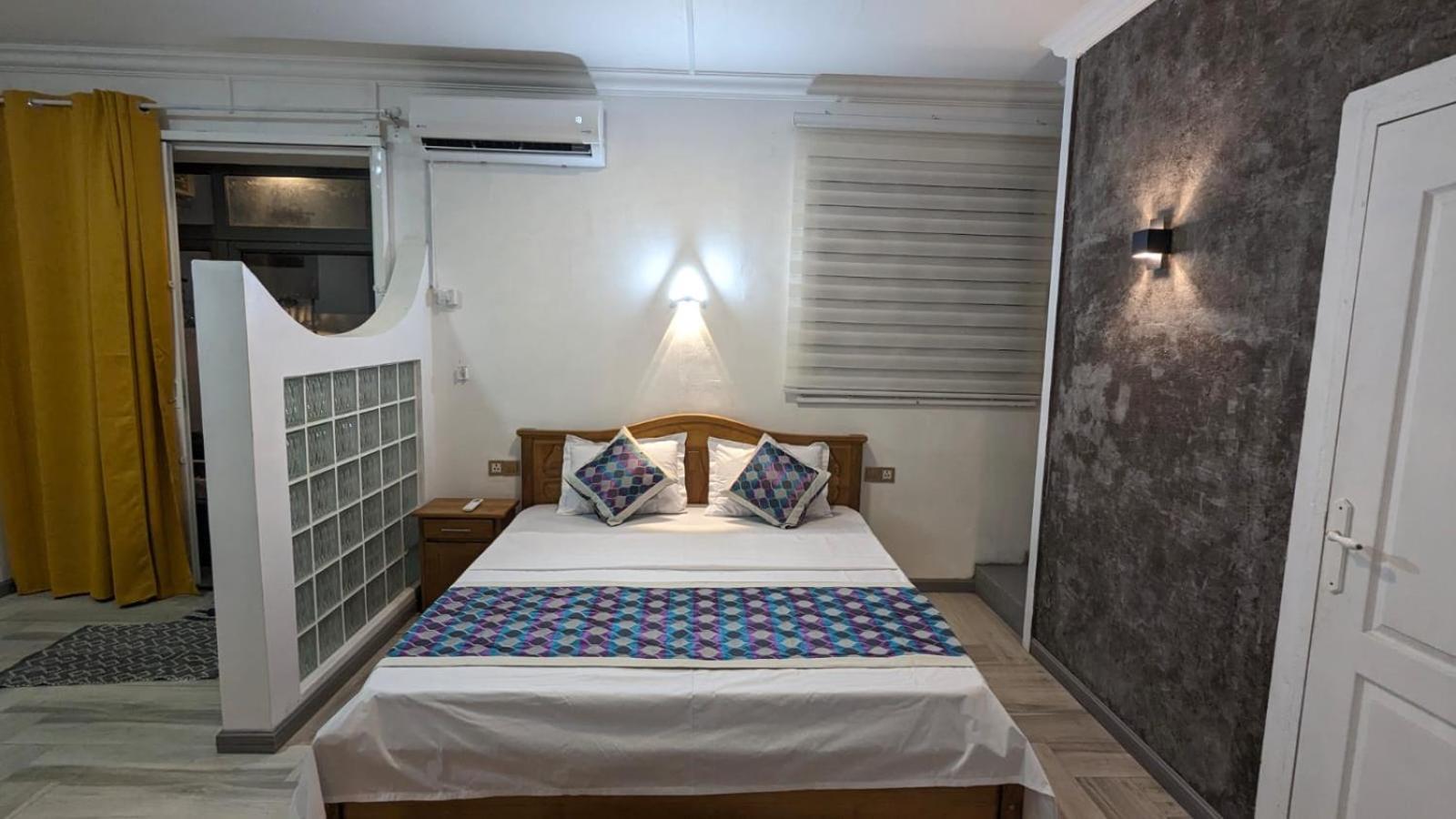 Happy House - cosy studio for 2 with pool and walking distance to Blue Bay beach photo 5