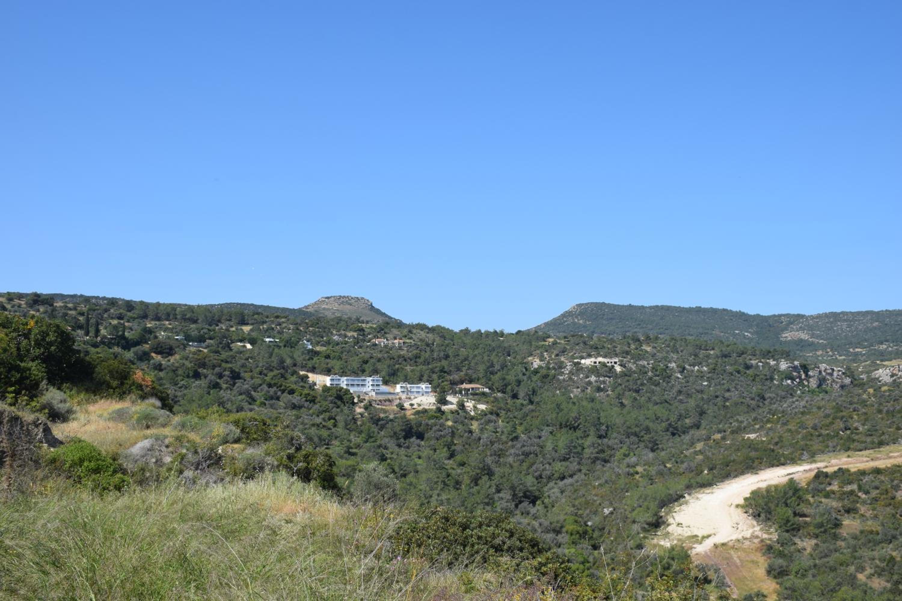 AKAMAS THRONE APARTMENTS