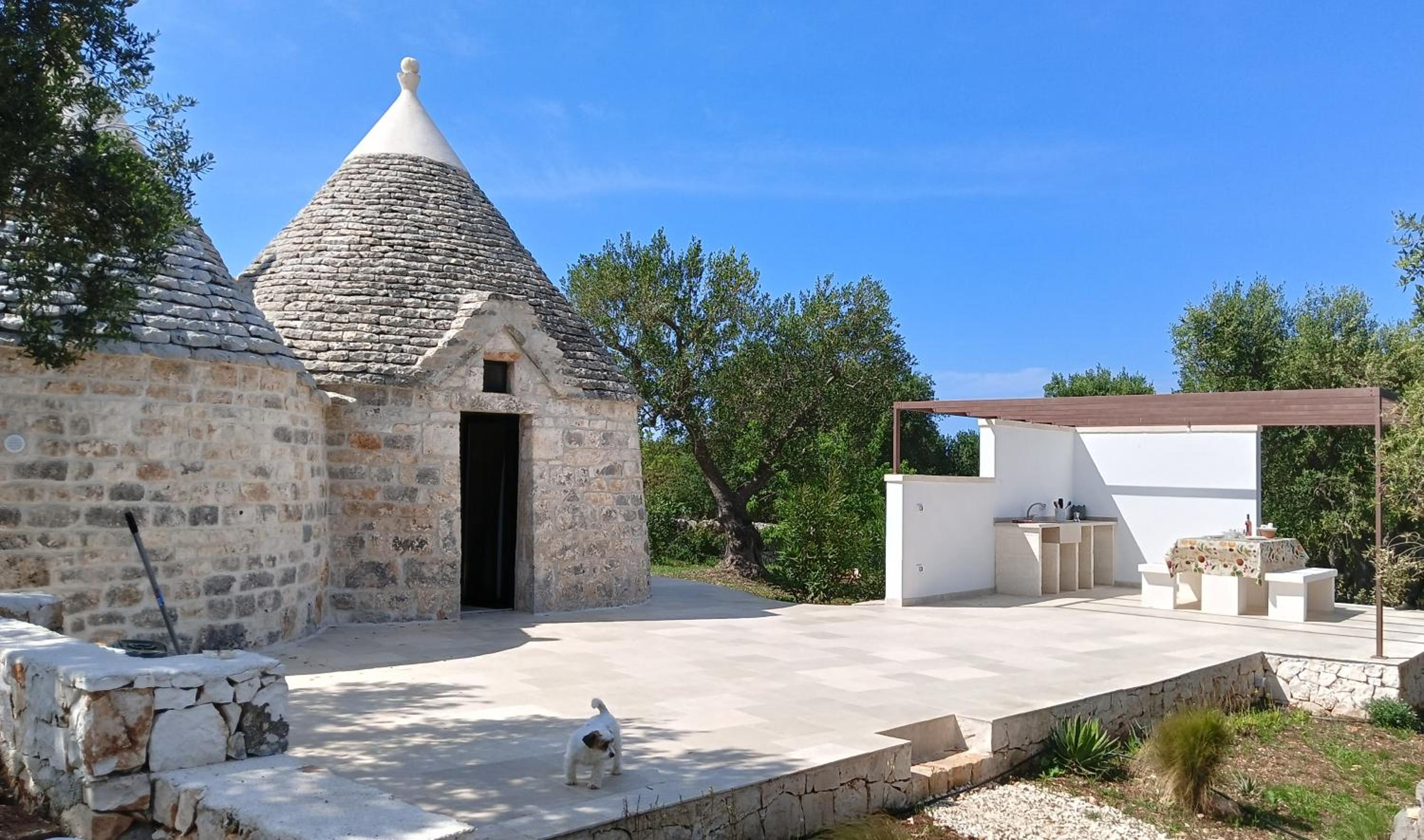 Trullo Pettirosso Ostuni view 3