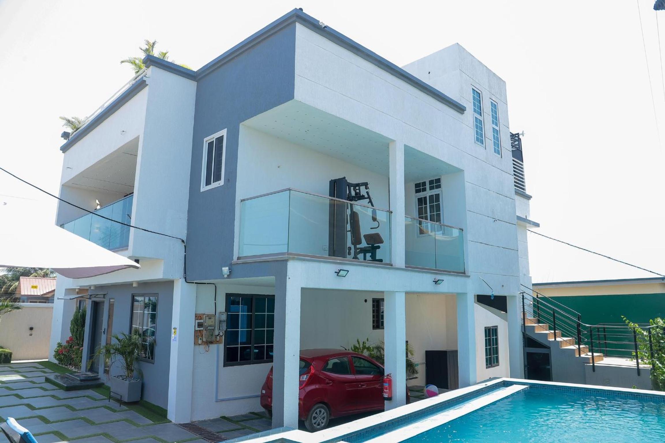 5 Bedrooms Luxury Vacation Villa