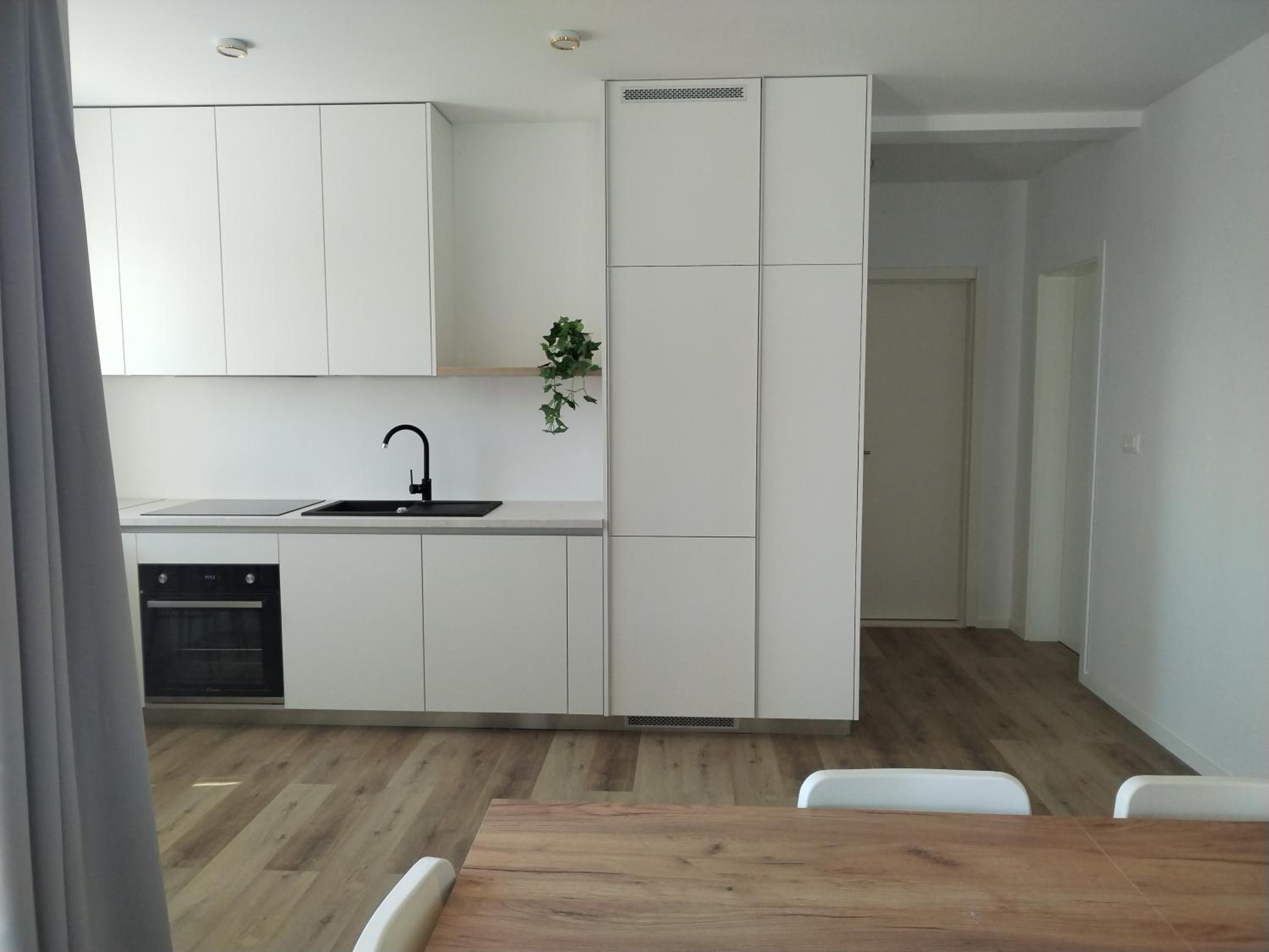 Modern Two Bedroom Apartment with Spacious Seaview Terrace and Free Parking view 4