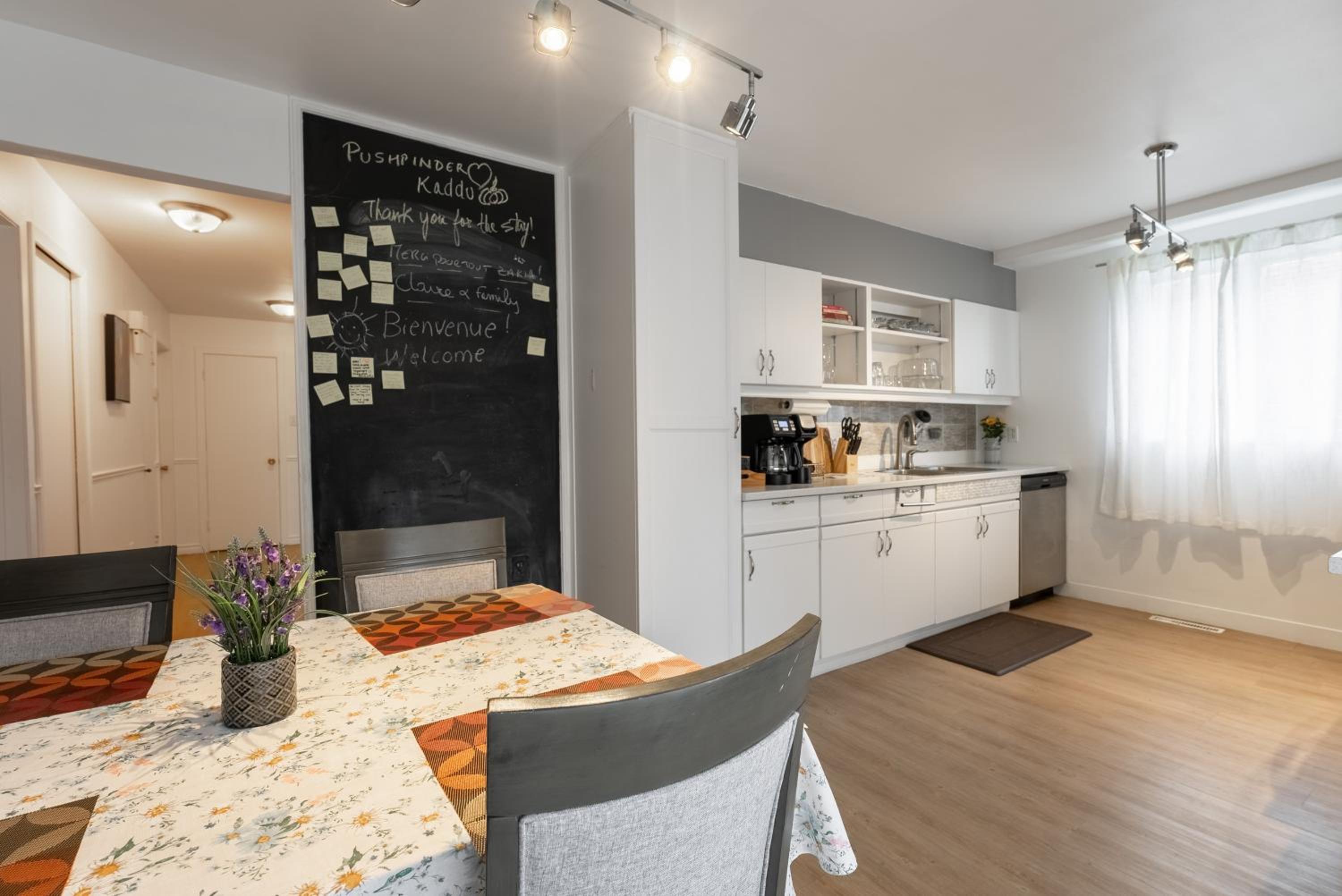 Cozy Family Home Near Montreal