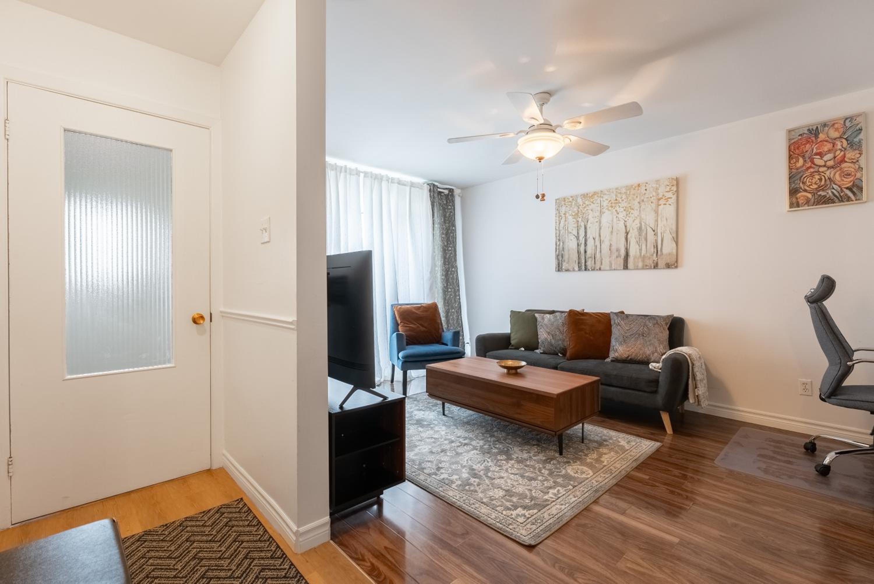 Cozy Family Home Near Montreal
