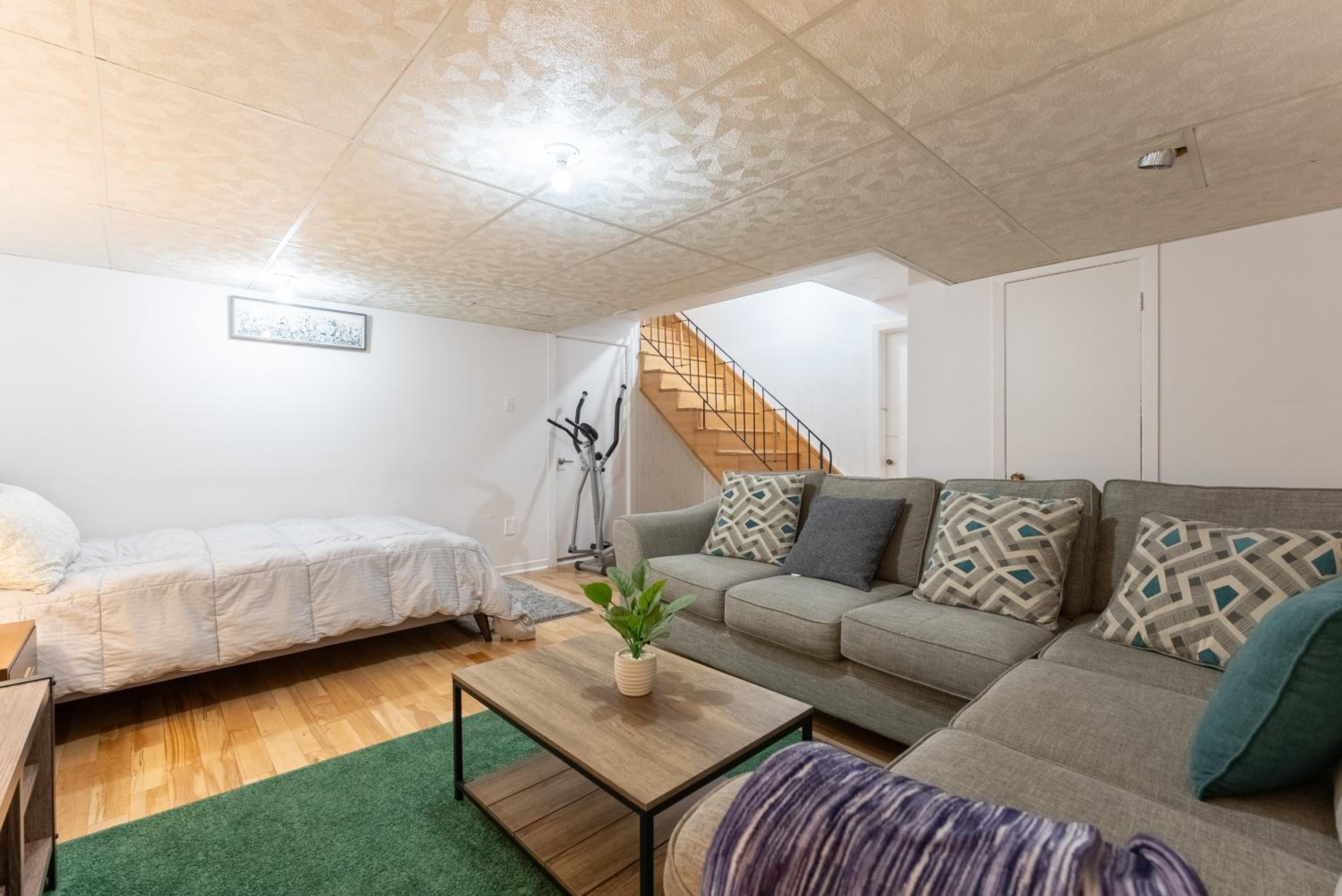 Cozy Family Home Near Montreal