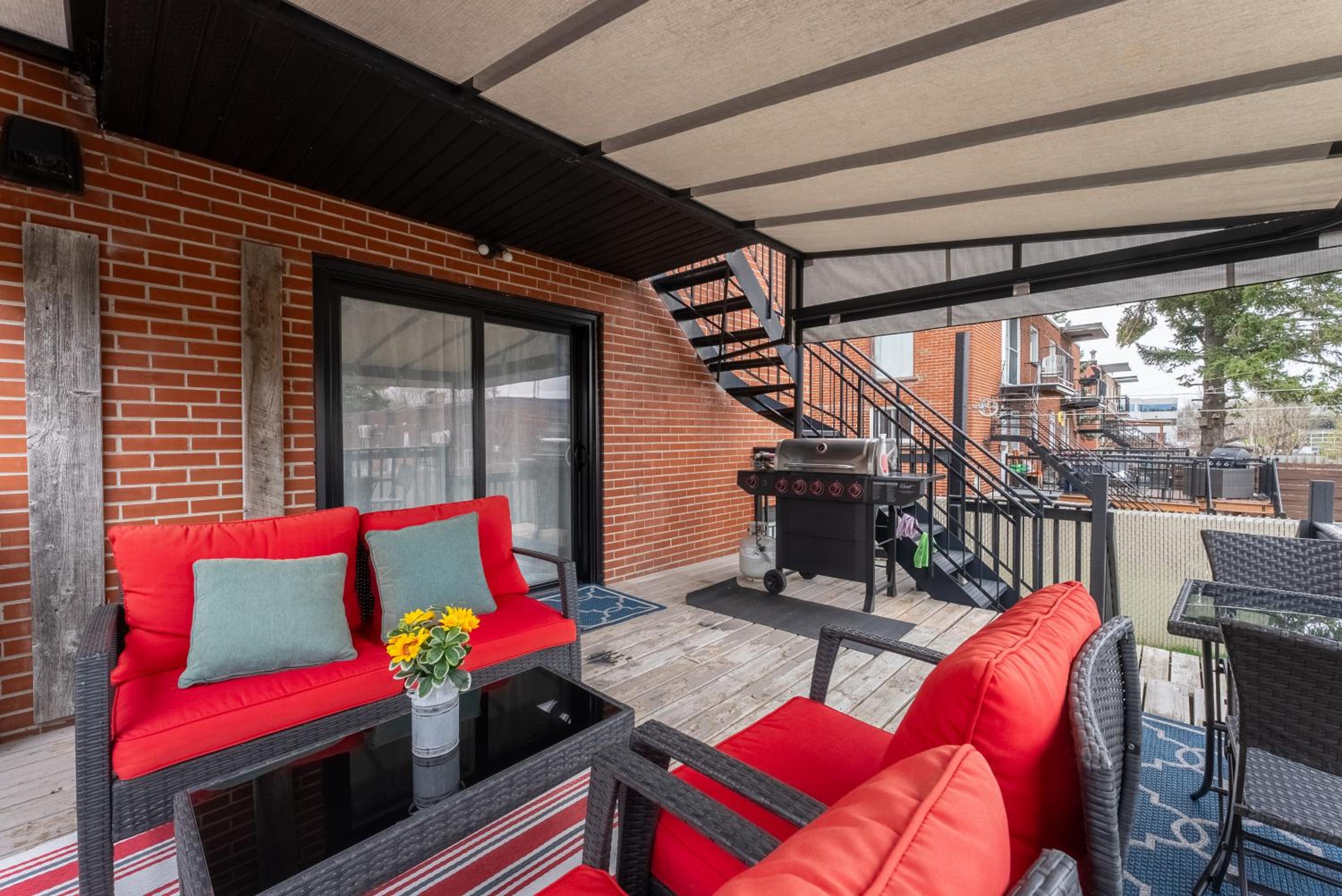 Cozy Family Home Near Montreal